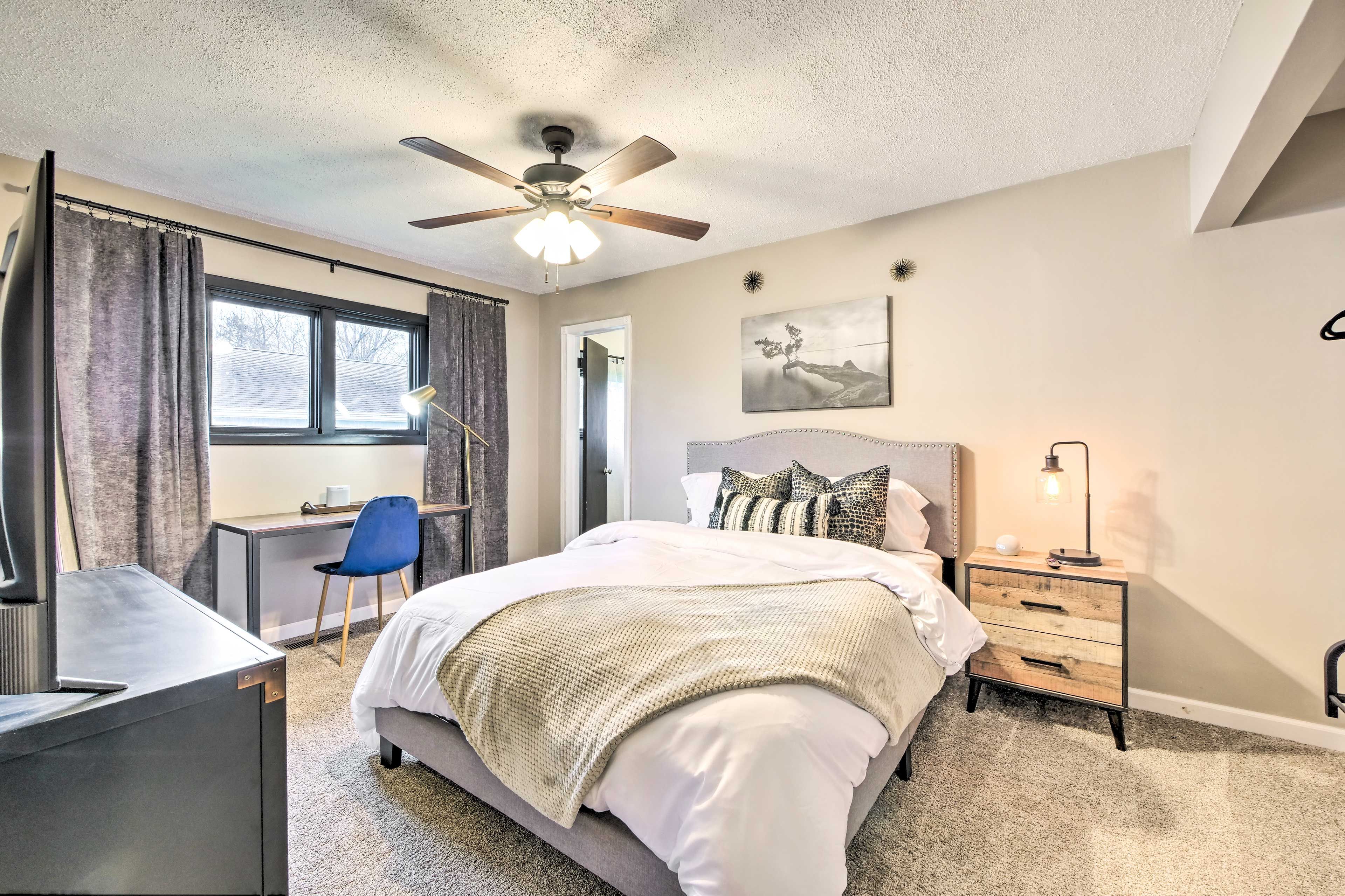 Bedroom 2 | Queen Bed | Smart TV | Laptop-Friendly Workspace
