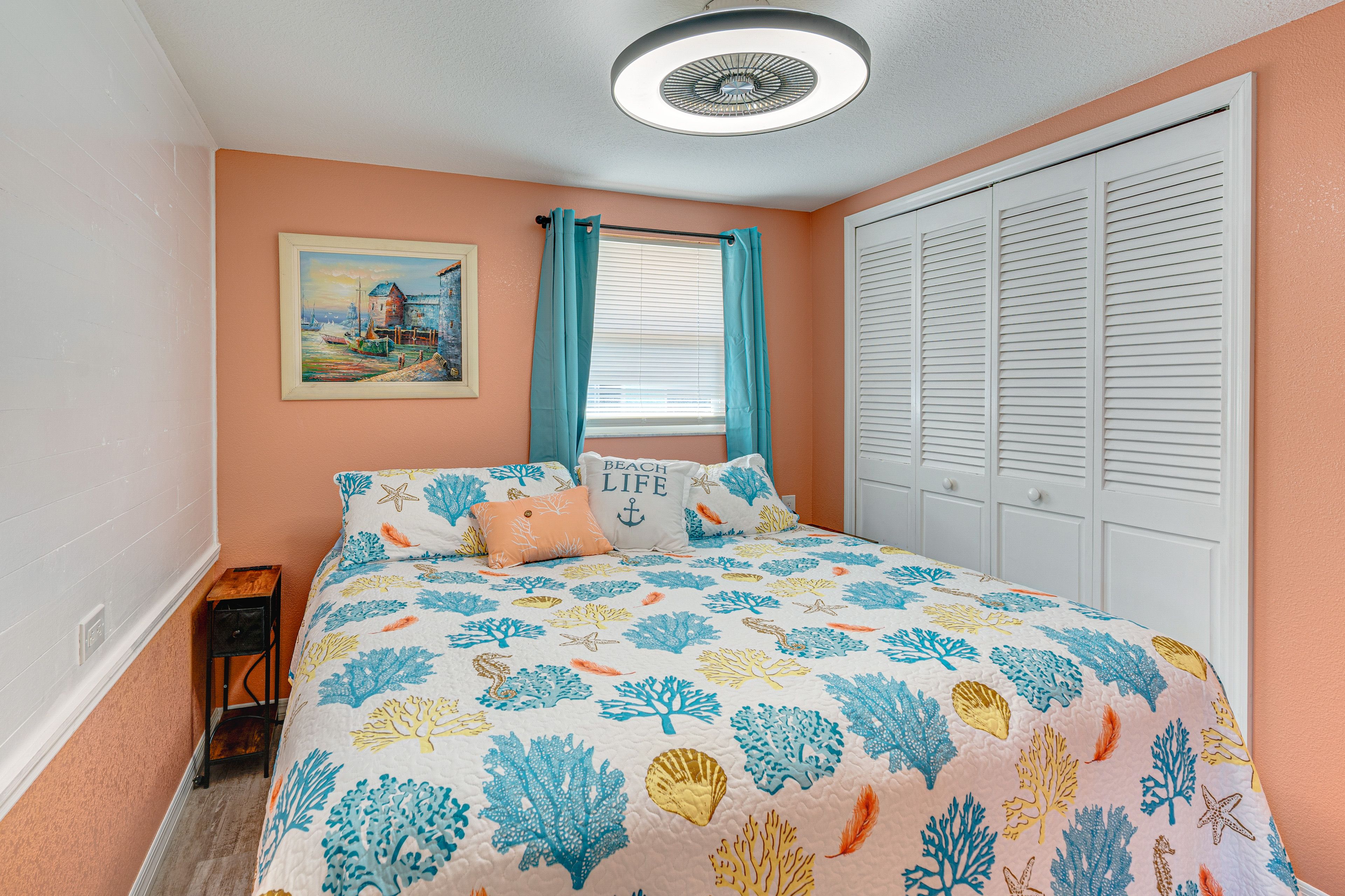 Bedroom 2 | Queen Bed | Smart TV