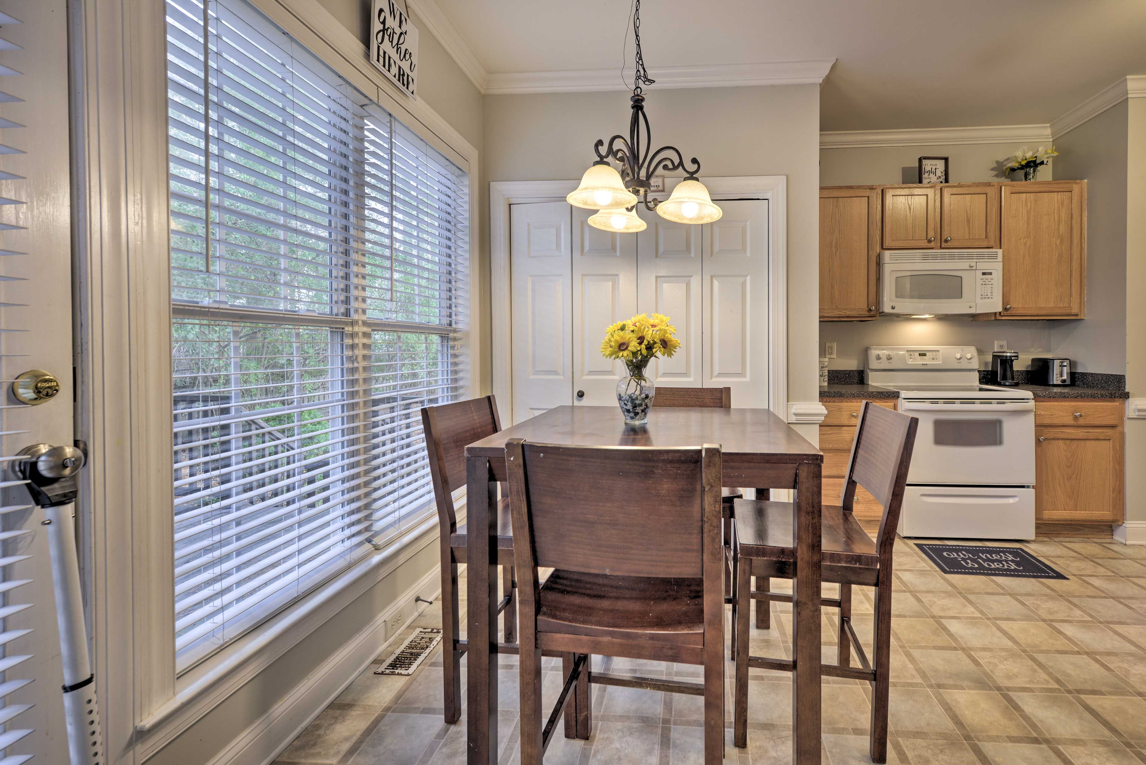 Kitchen Dining | Free WiFi