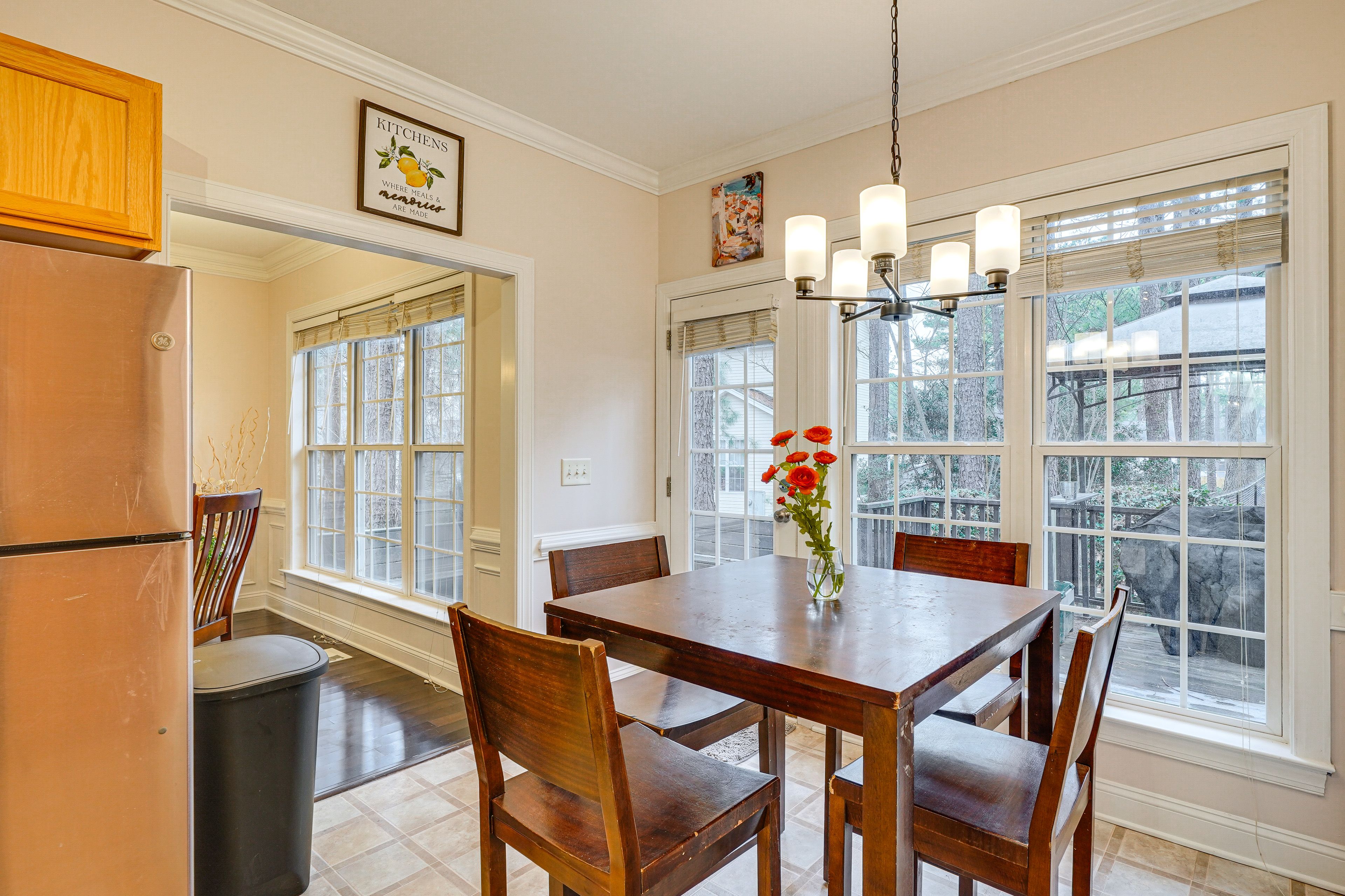 Kitchen Dining | Free WiFi