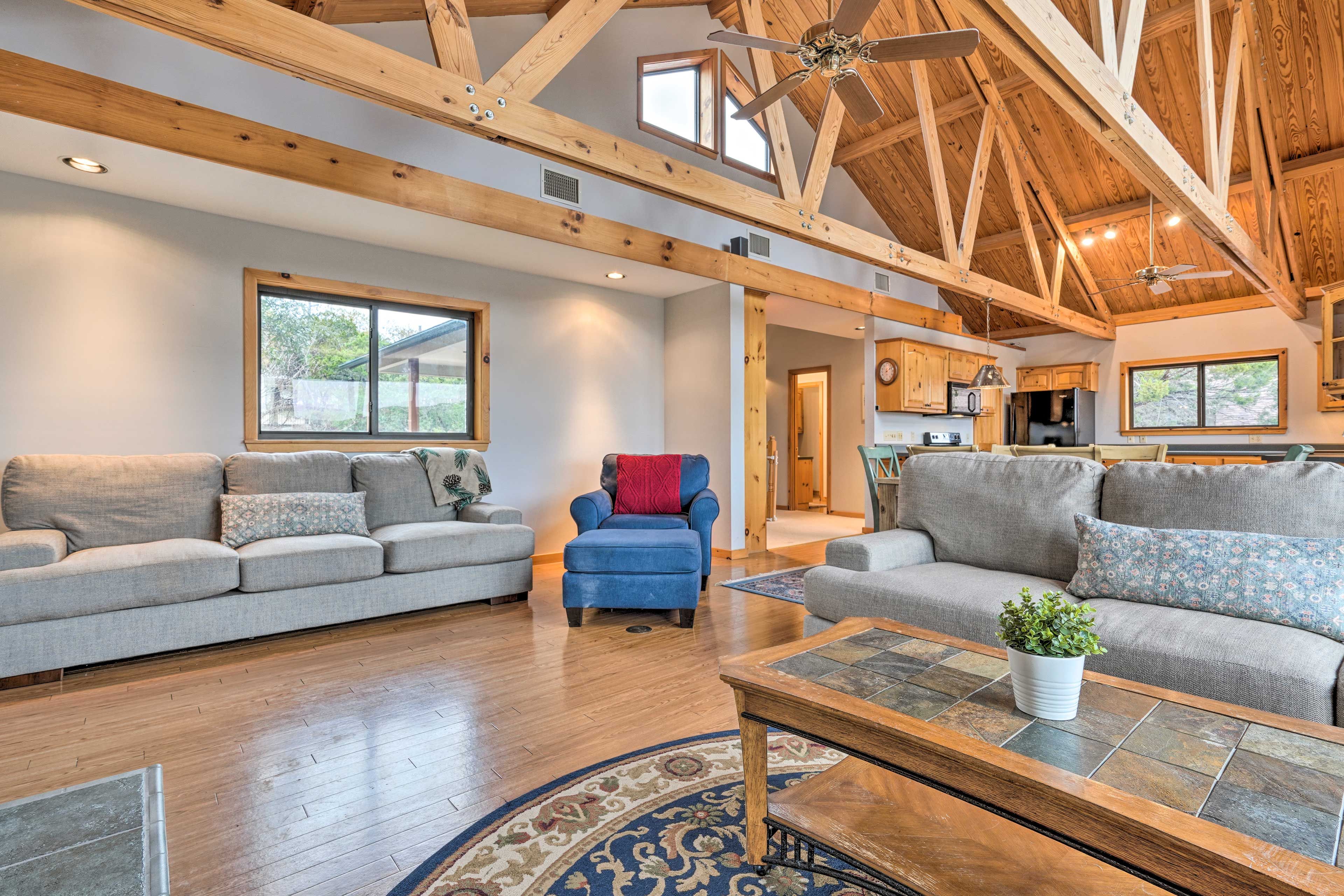 Living Room | Sleeper Sofa | Board Games | Books