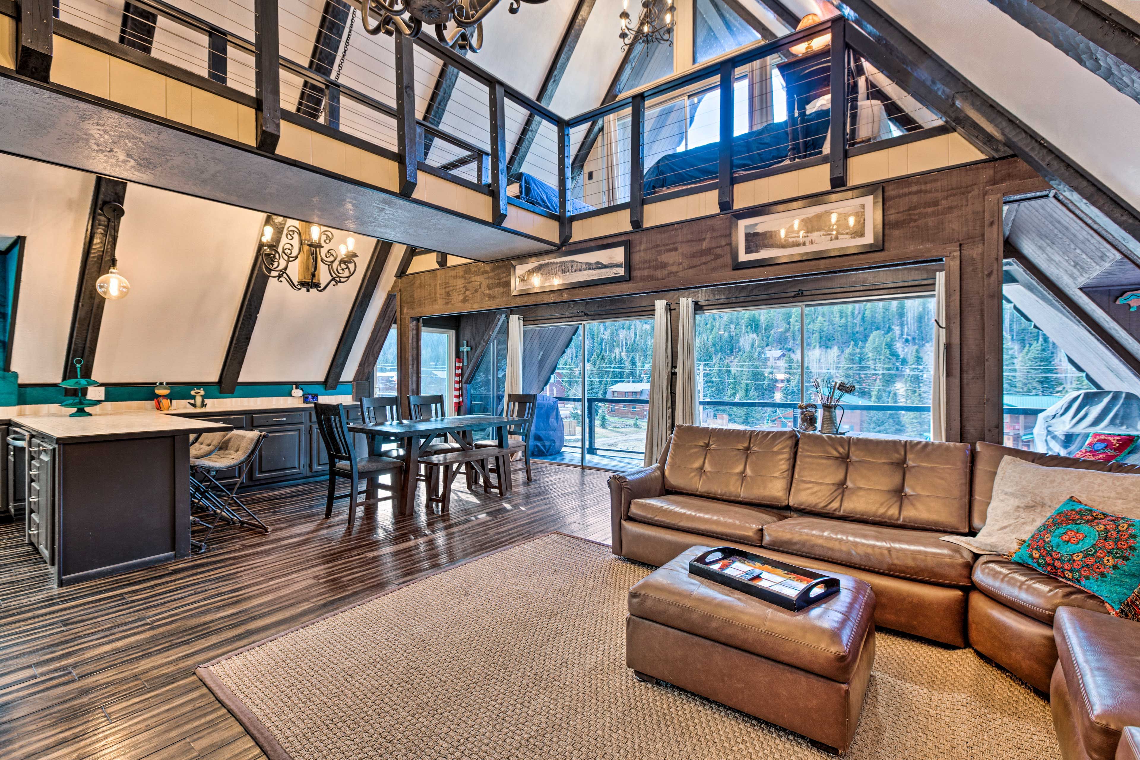 Red River Vacation Rental | 3BR | 2BA | Step-Free Entry | 2,370 Sq Ft