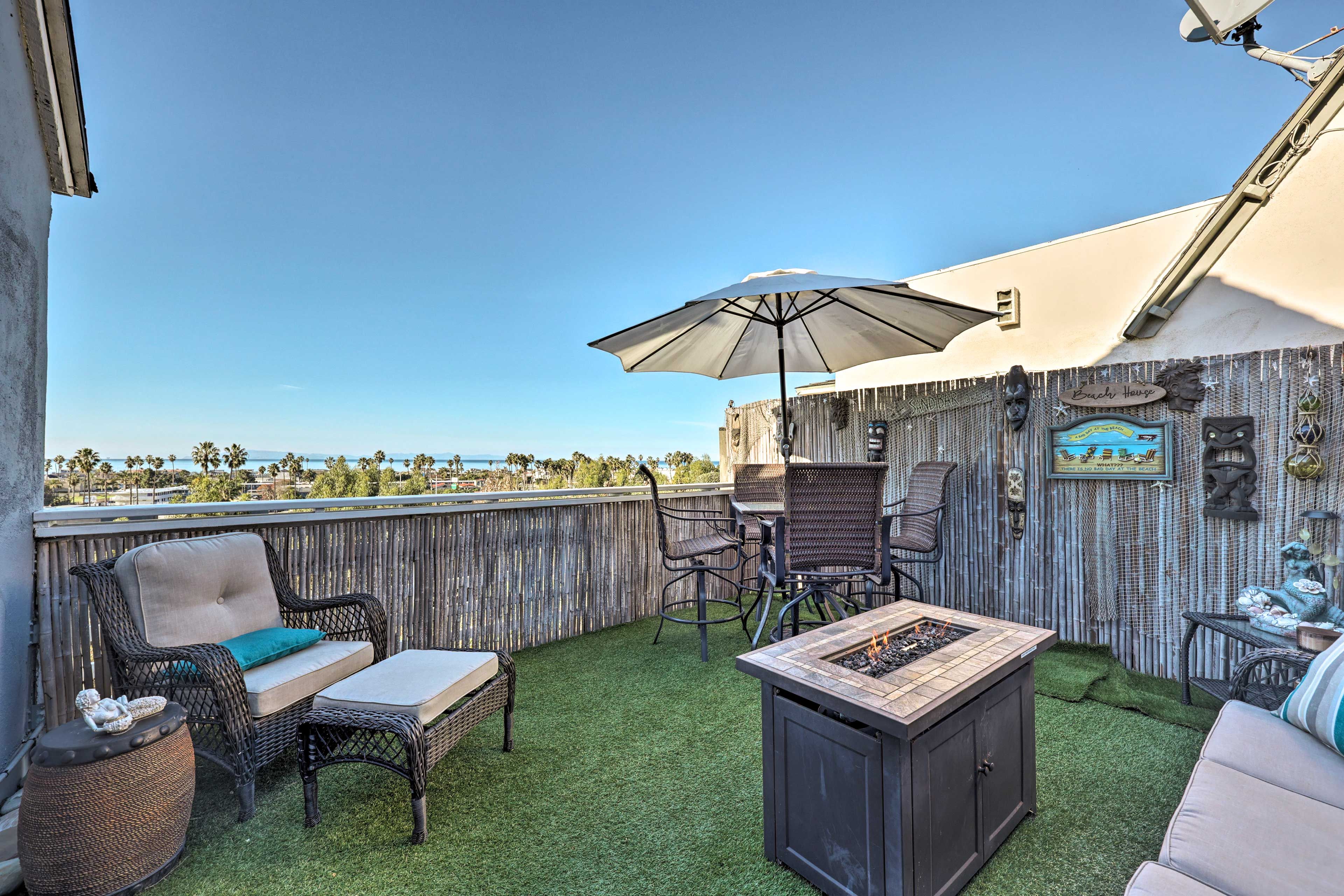 Ventura Vacation Rental | 1BR | 1.5BA | 750 Sq Ft | 1 Step Required to Enter