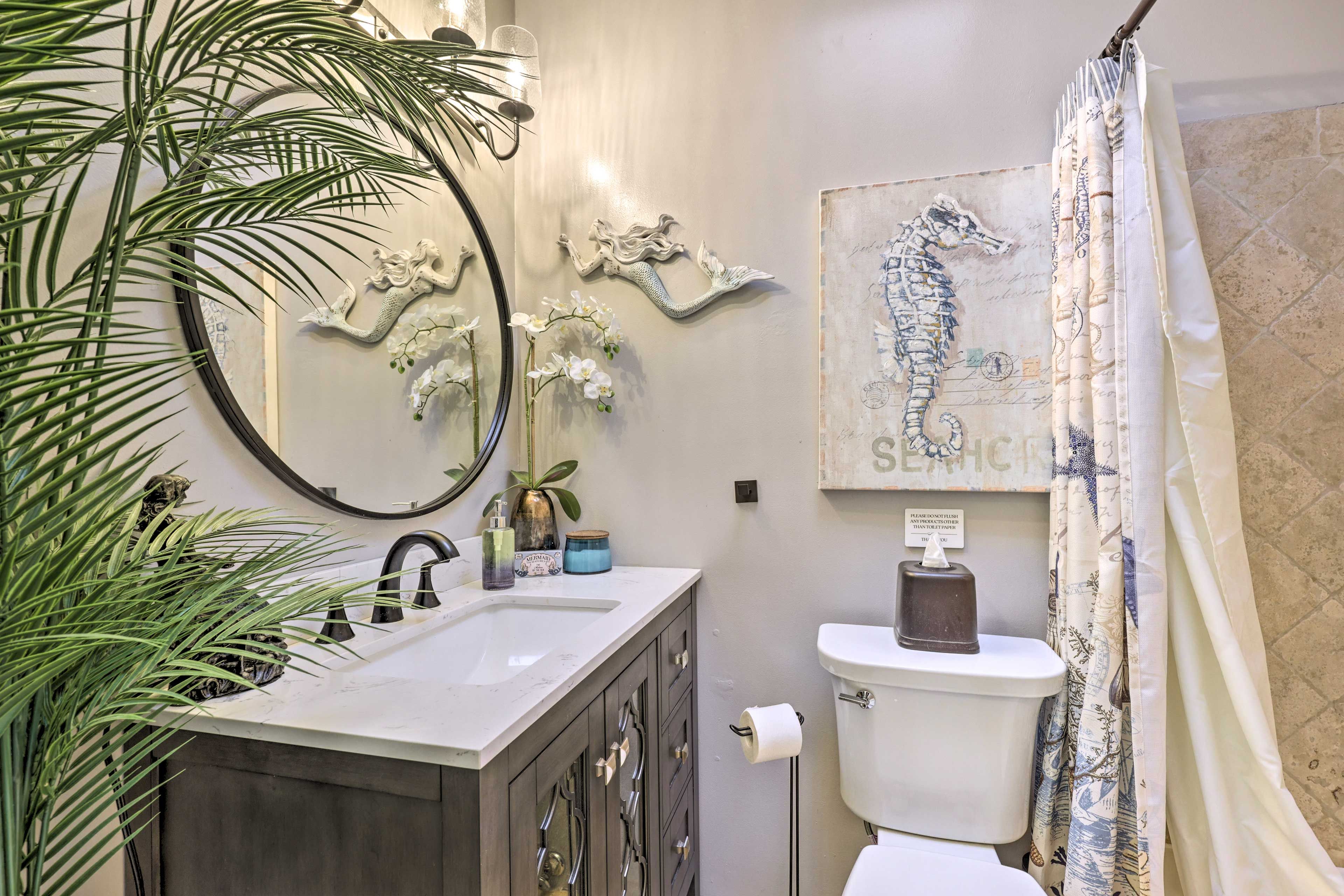 Full Bathroom | Towels Provided | Hair Dryer