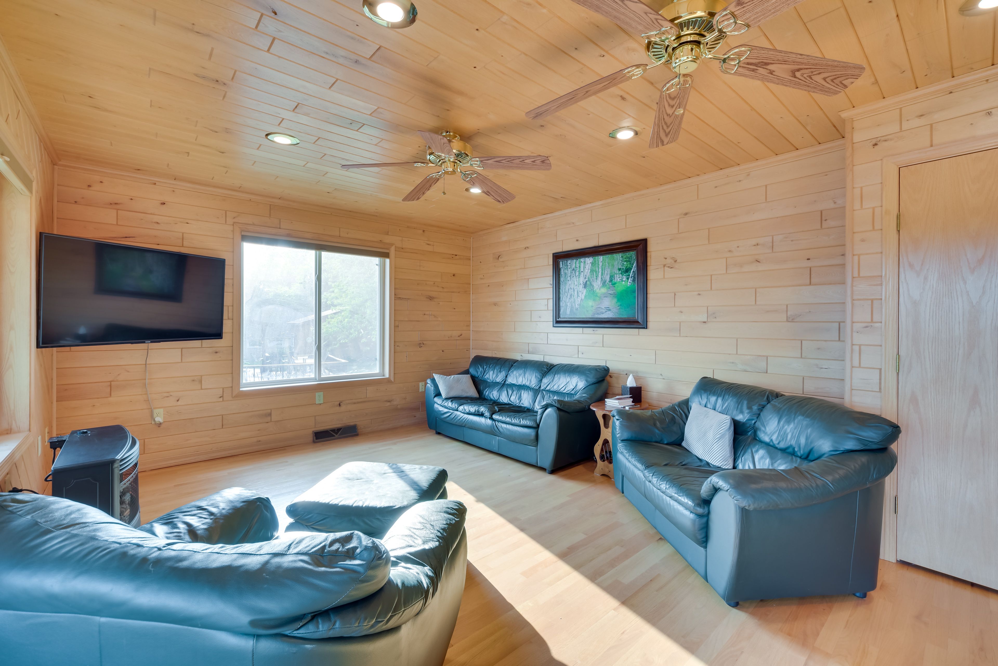 Living Room | Main Level | Free WiFi | Central Heating & A/C | Smart TV