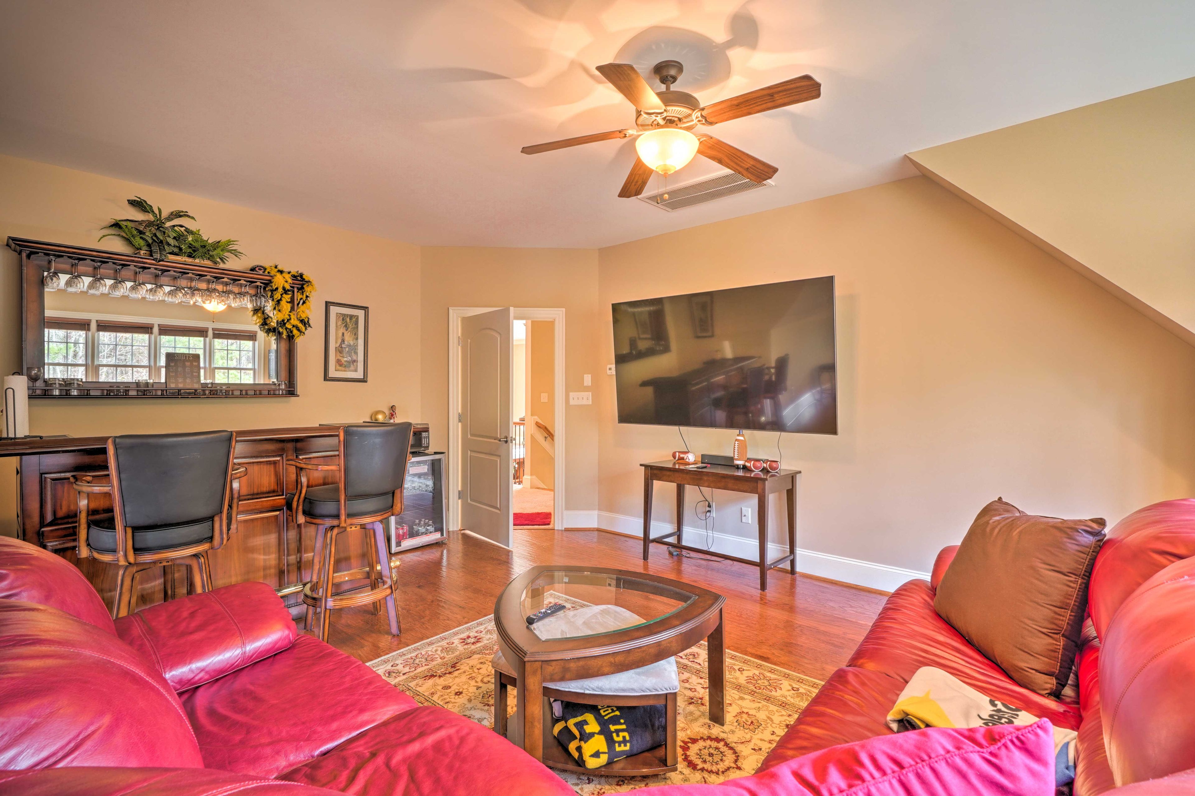 Game Room | Queen Sleeper Sofa