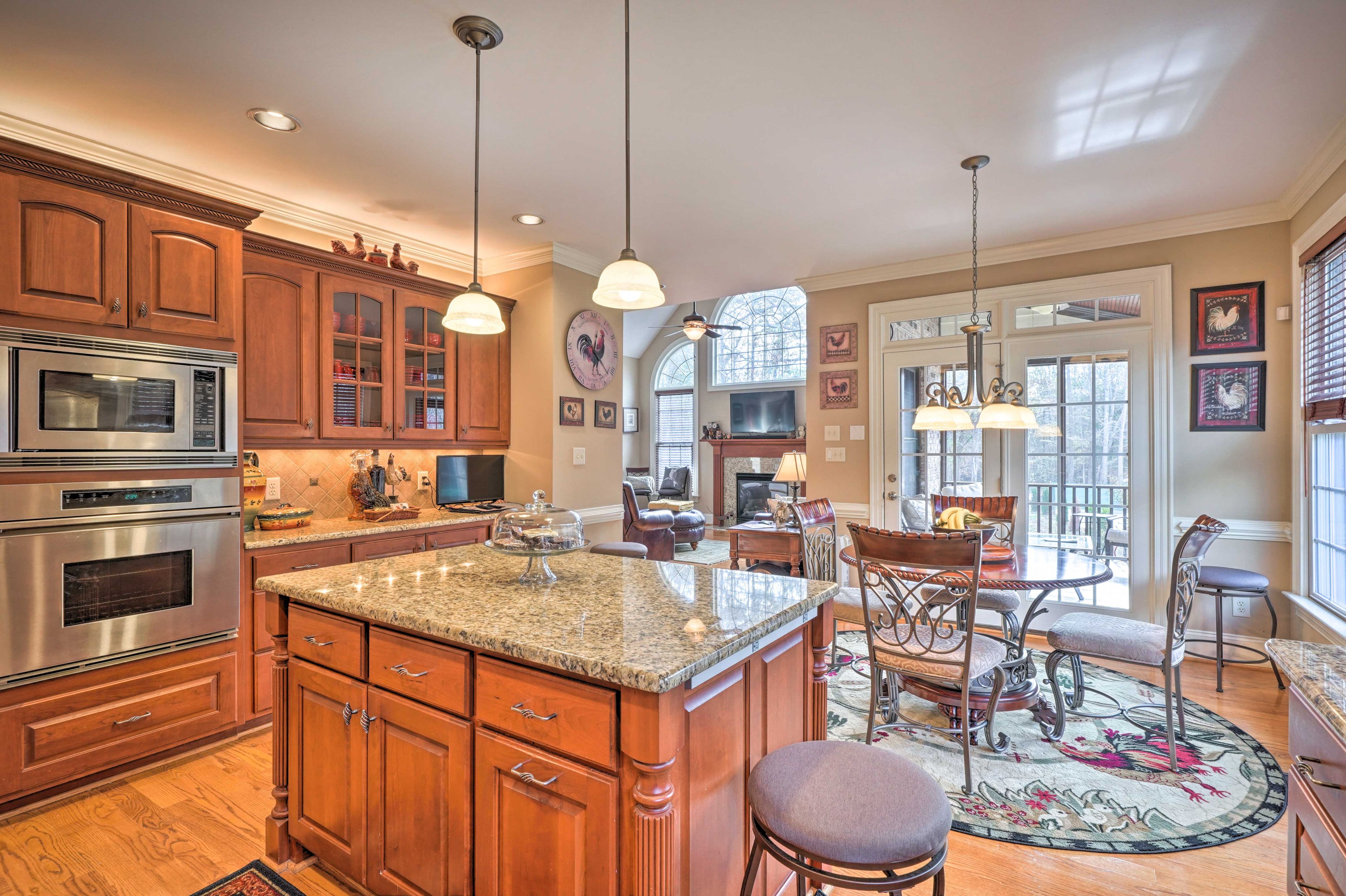 Kitchen | Cooking Basics | Coffee Maker | Paper Towels/Trash Bags Provided