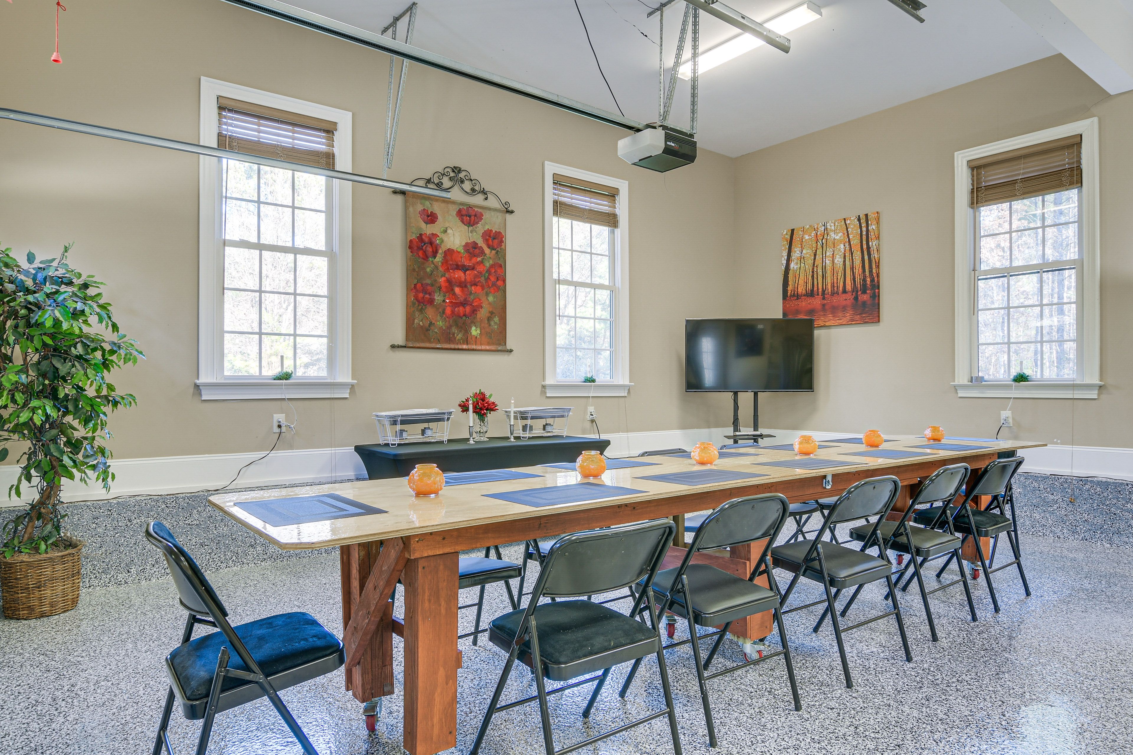 Garage | Hangout Area & Entertainment Space