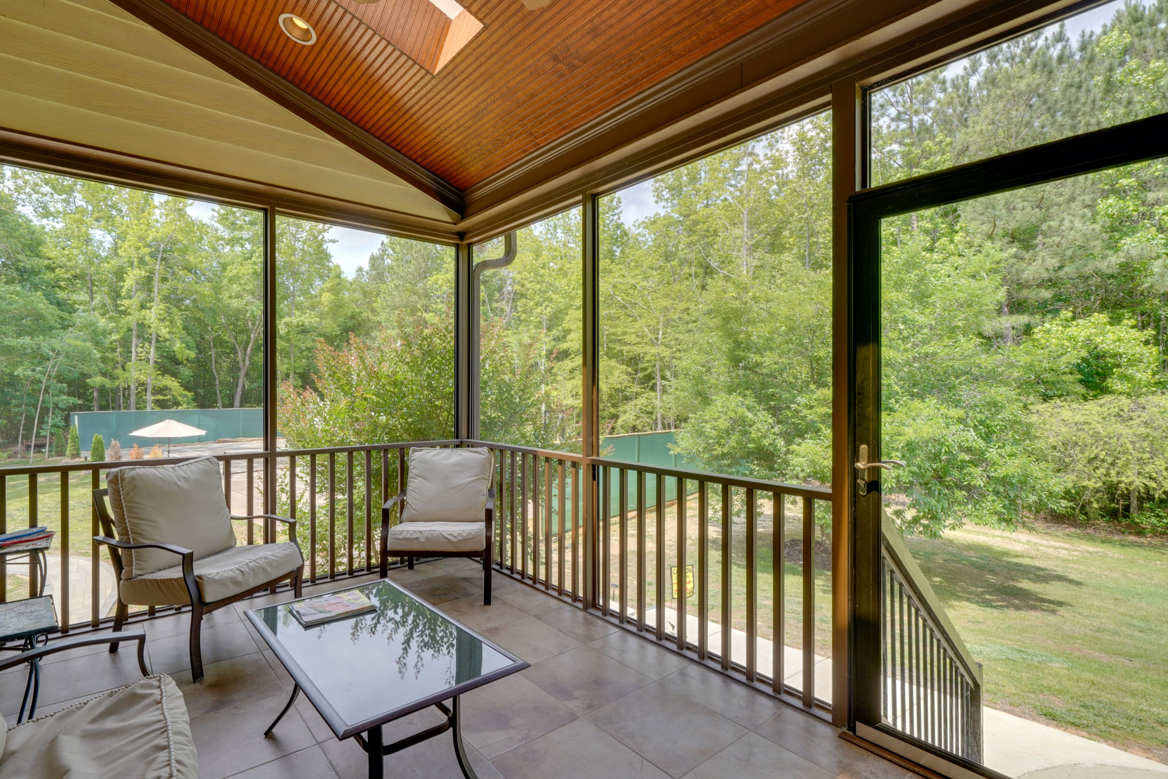 Screened-In Patio