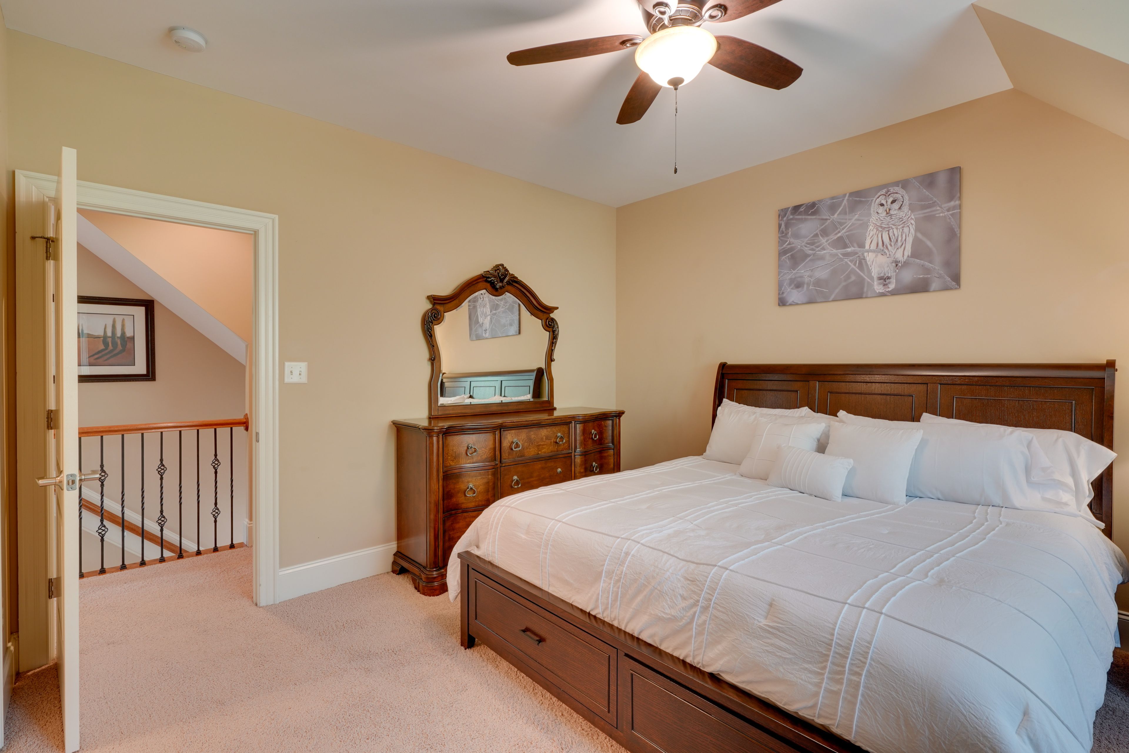 Bedroom 3 | Queen Bed