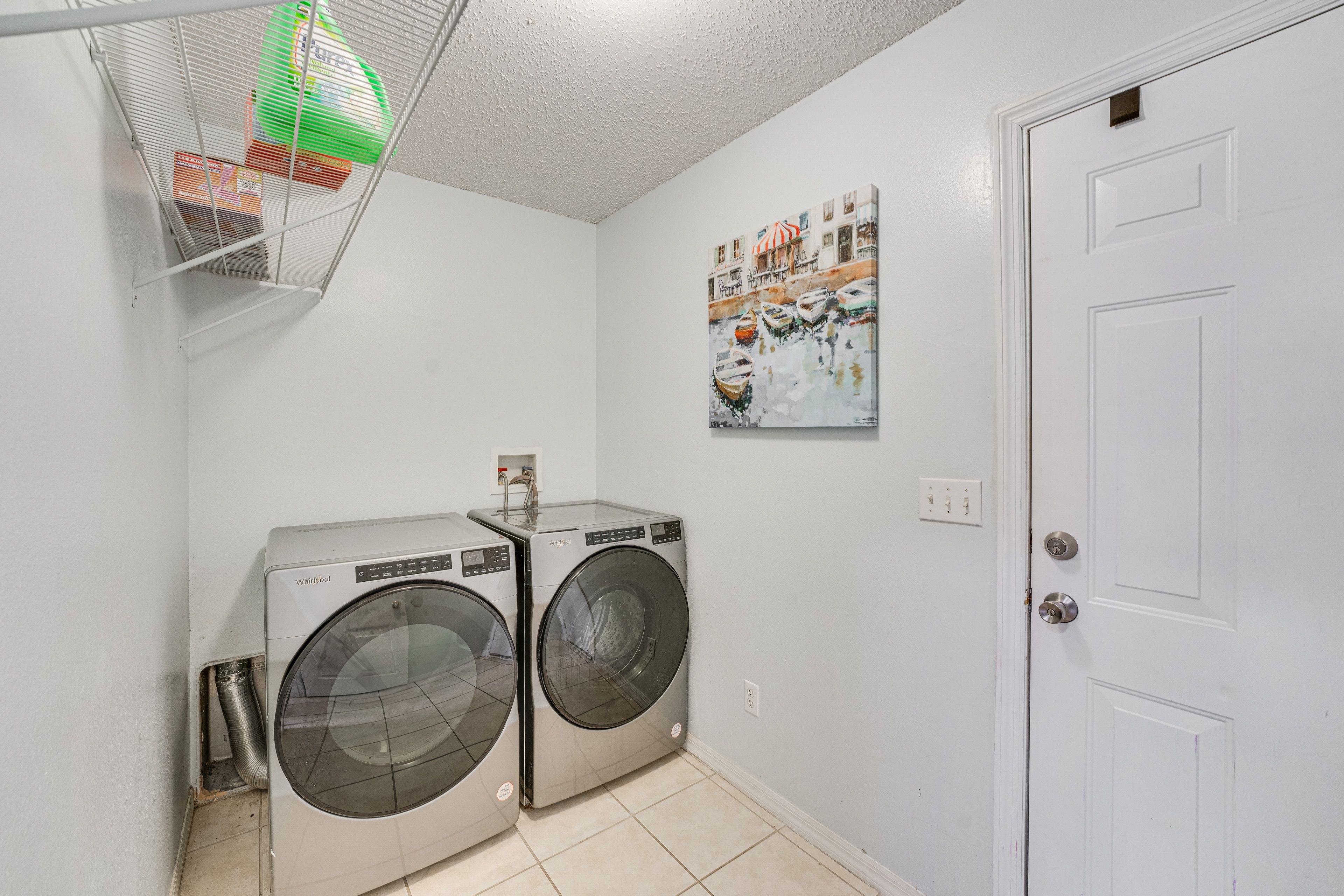 Washer & Dryer | Linens Provided