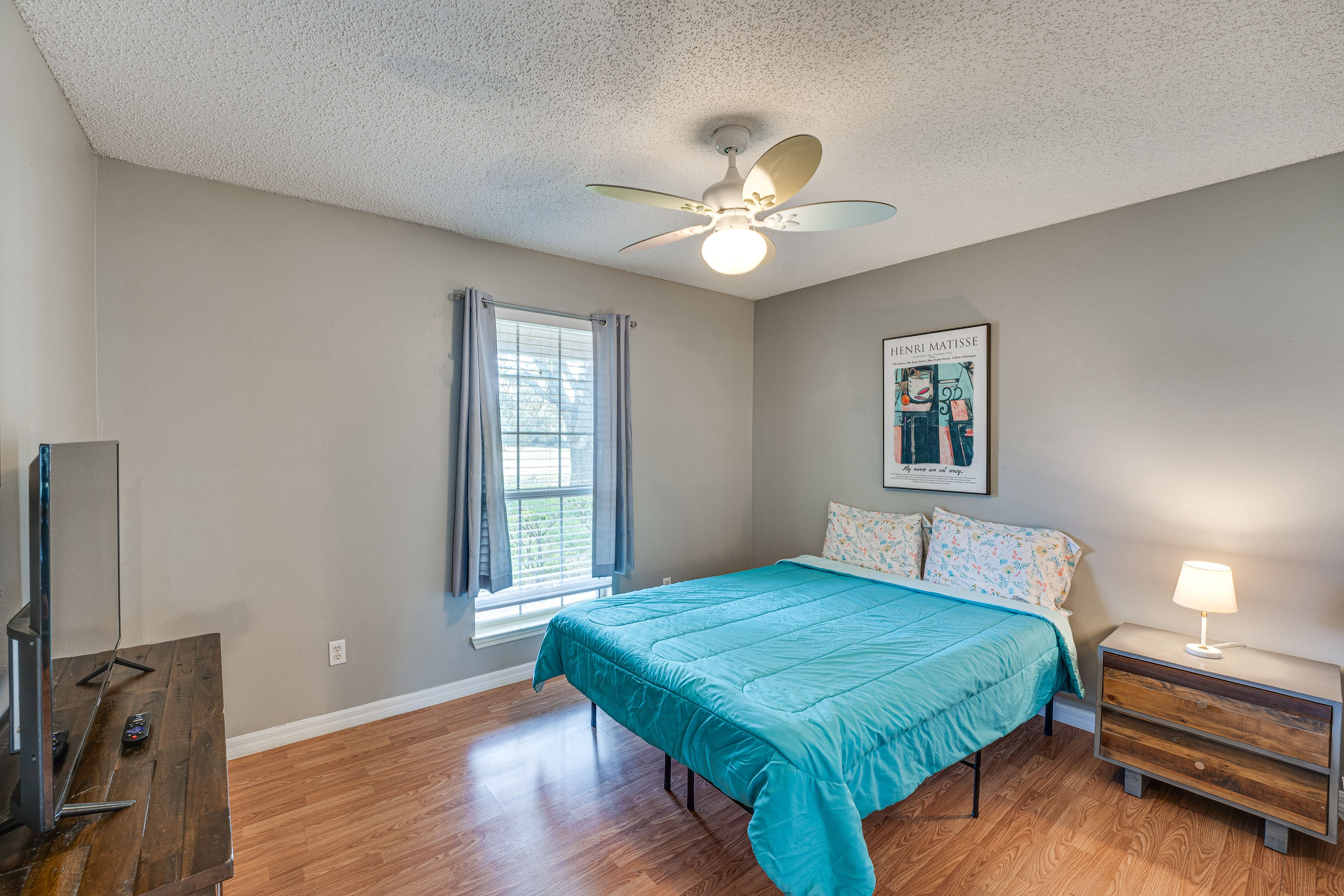 Bedroom 4 | Queen Bed