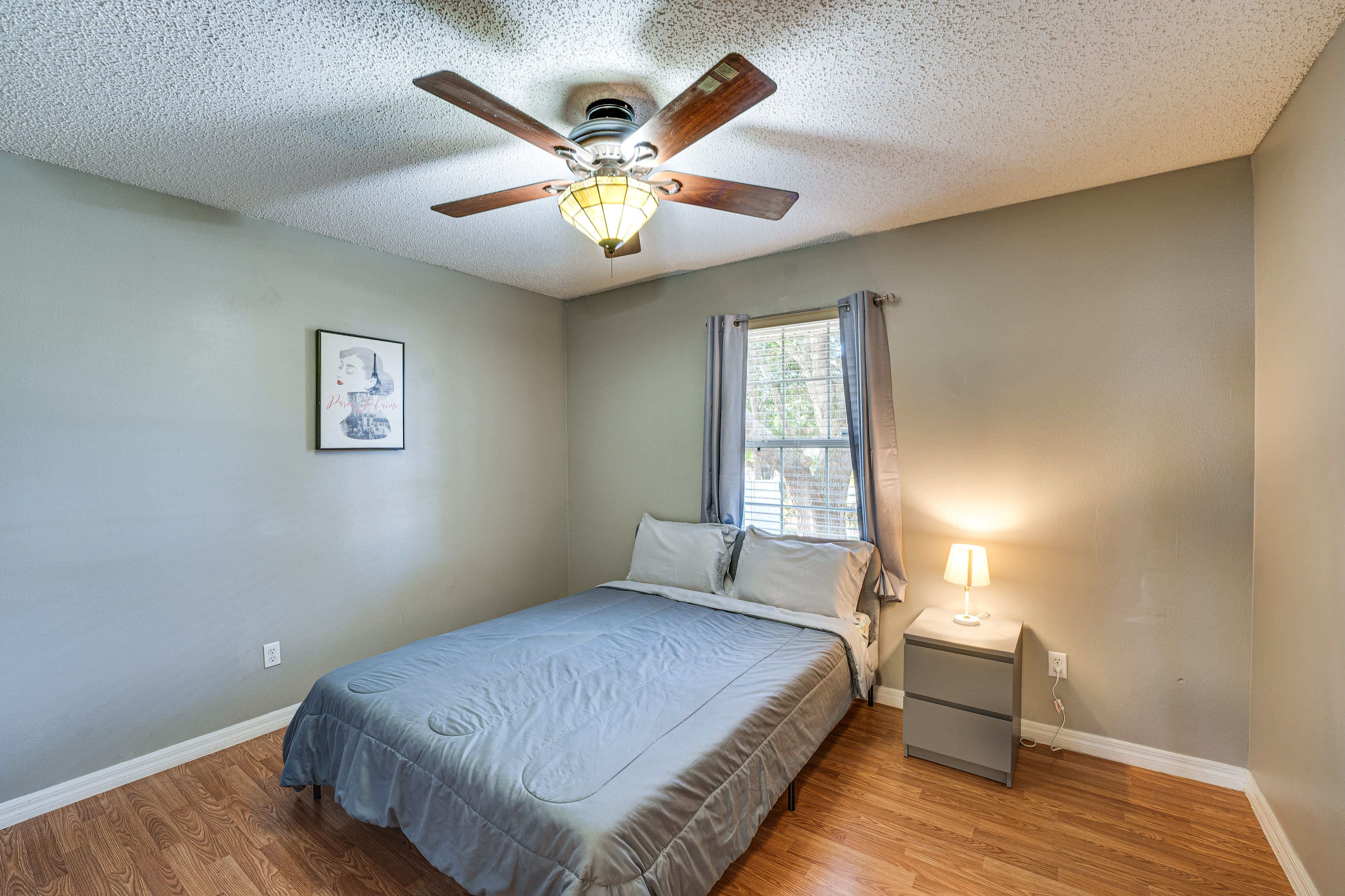 Bedroom 2 | Queen Bed
