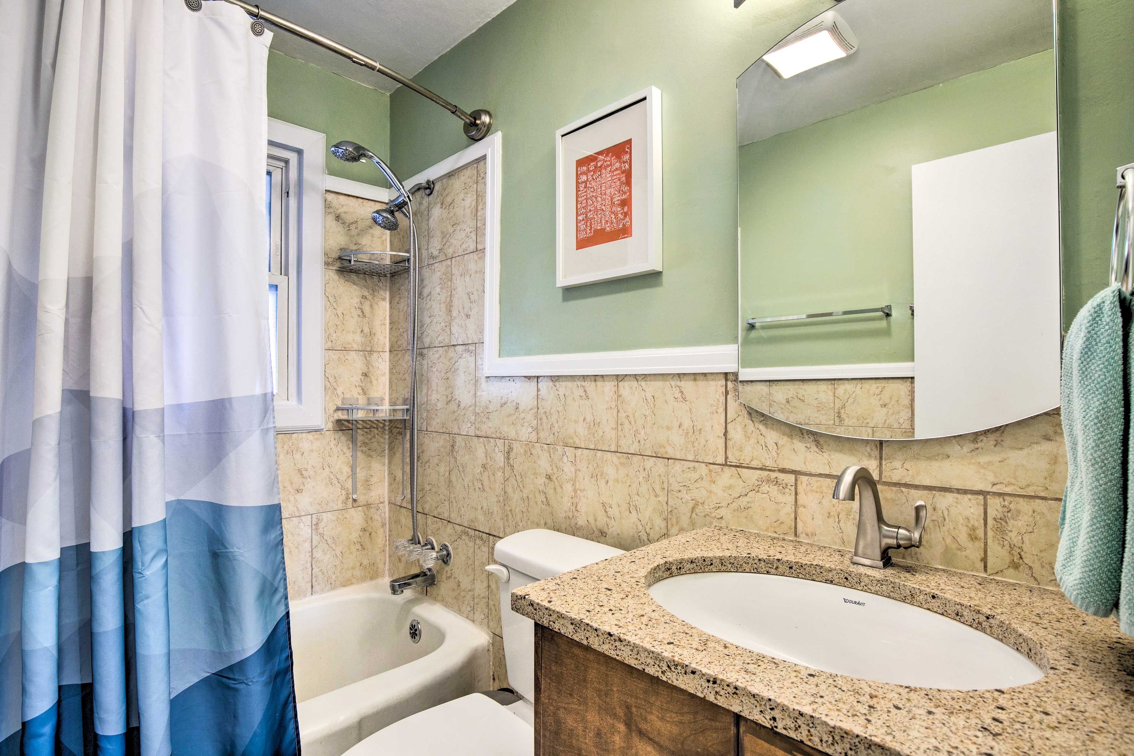 Full Bathroom | Towels Provided | Shower/Tub Combo | Hair Dryer