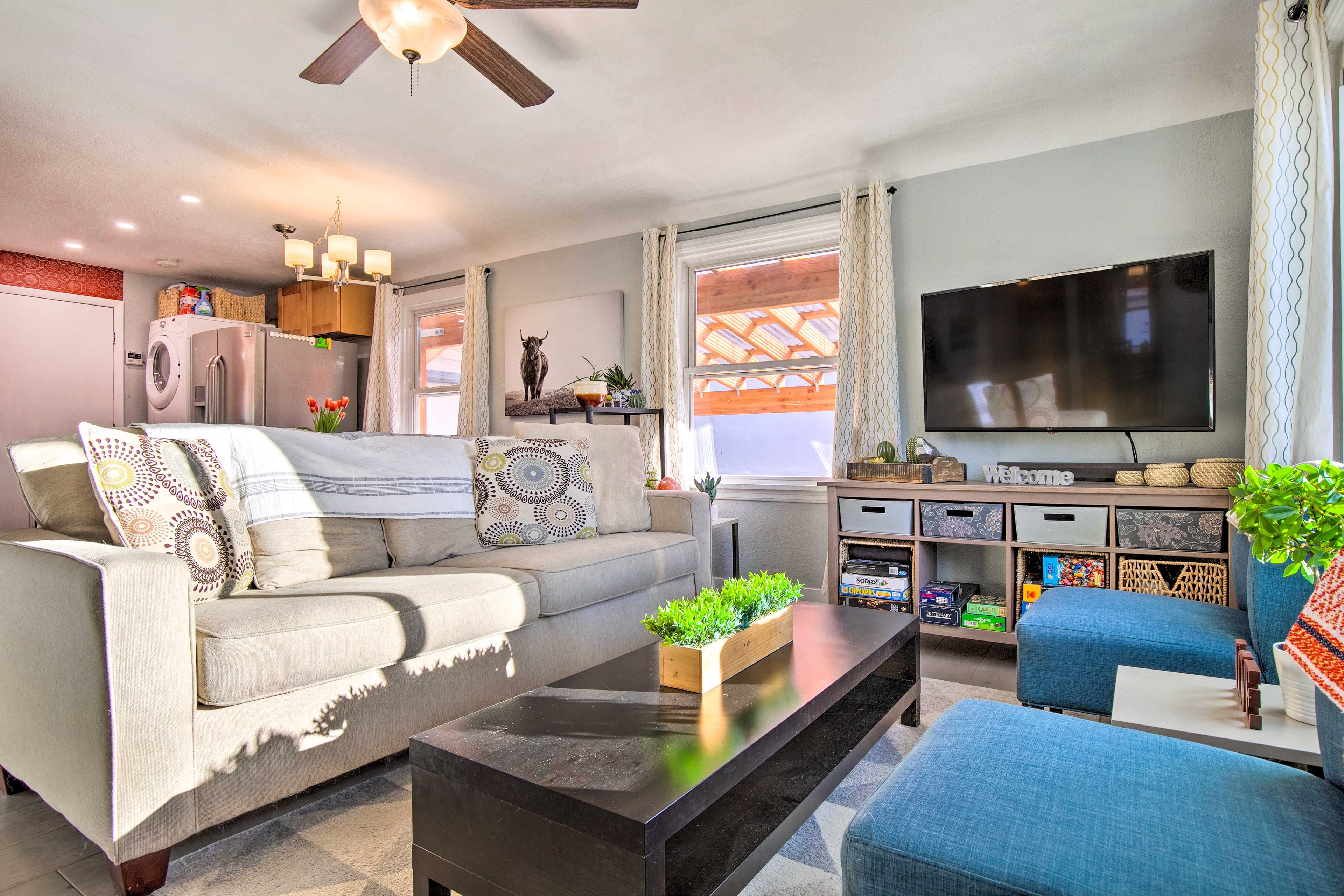 Living Room | Sleeper Sofa | Main Floor | Central Air Conditioning