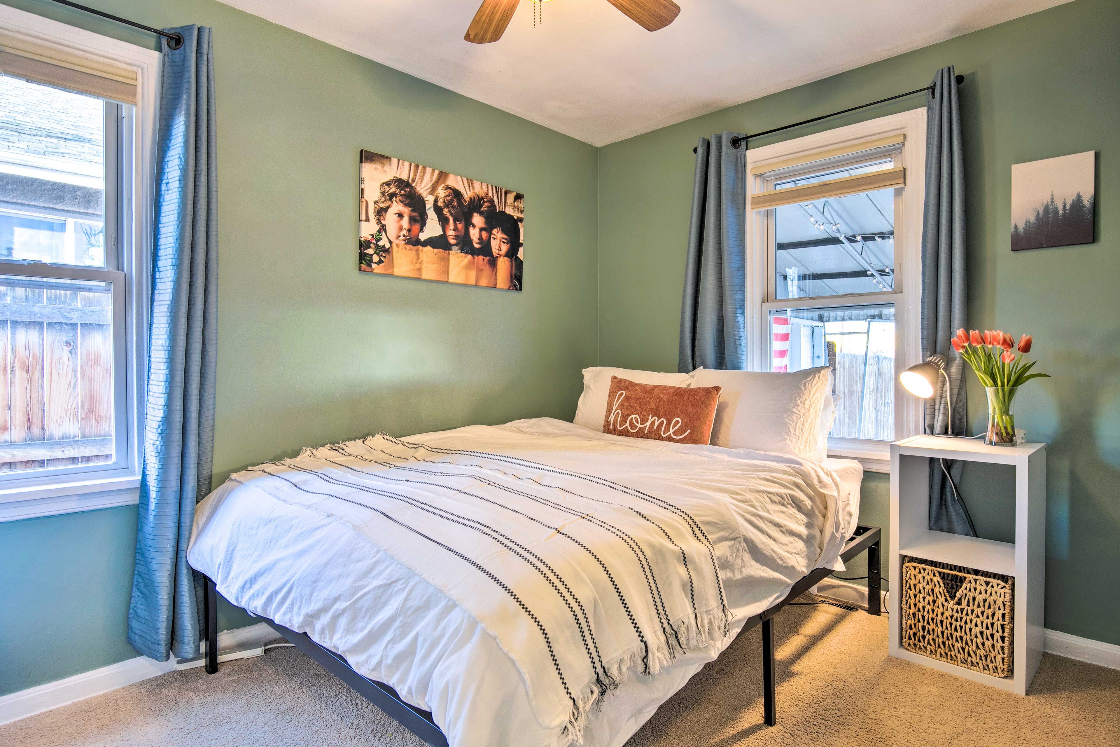 Bedroom 2 | Queen Bed | Smart TV