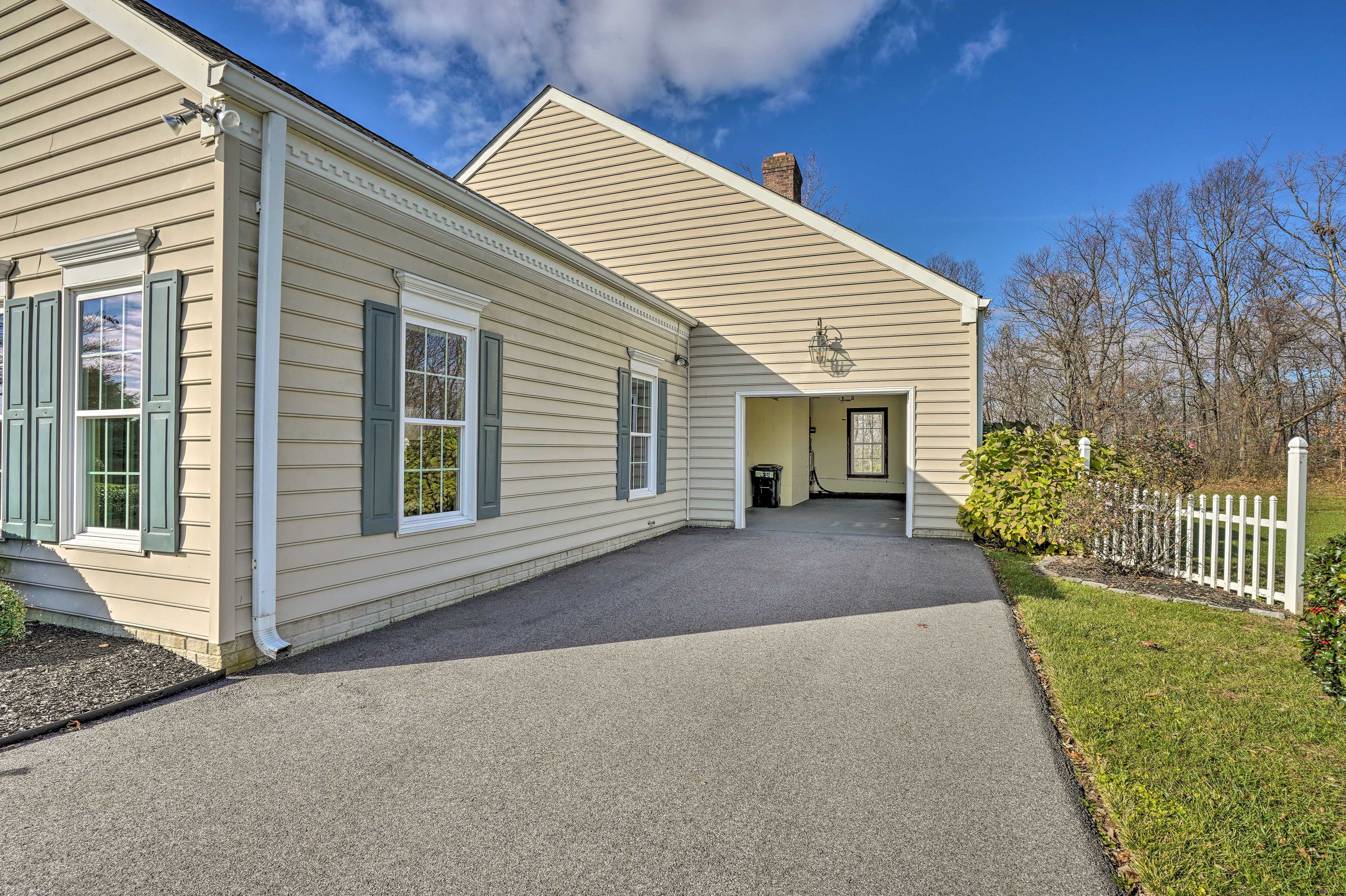 Apartment Exterior | Parking | Garage (1 Vehicle) | Driveway (4 Vehicles)