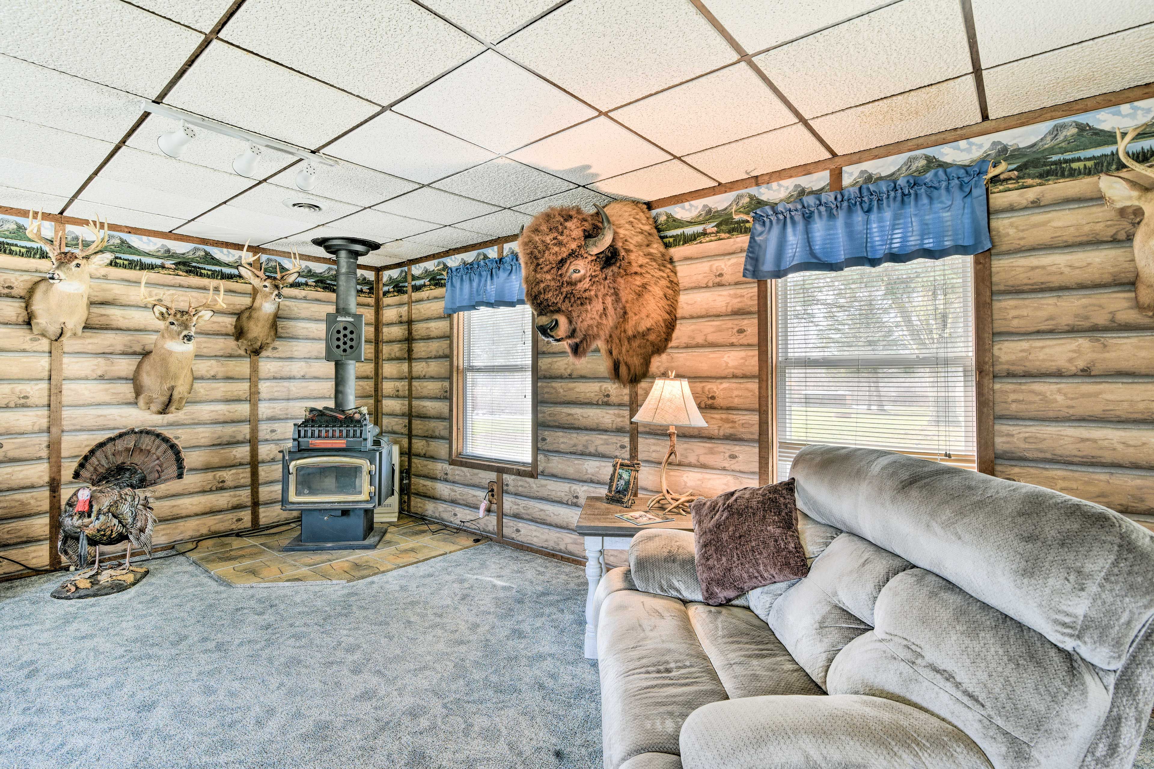 Living Room | Free WiFi | Smart TV | Wood-Burning Stove (Decorative Only)