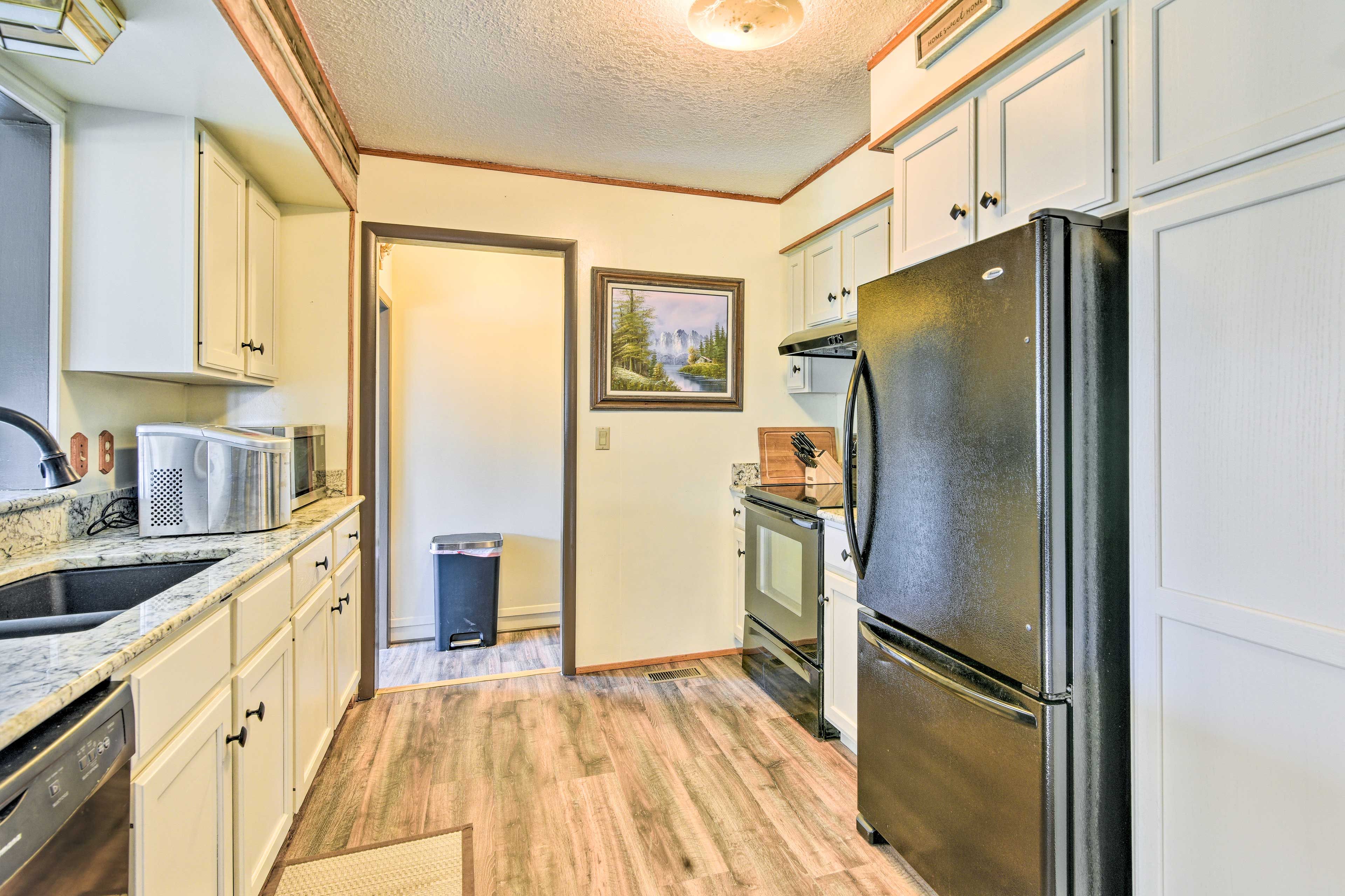 Kitchen | Cooking Basics | Dishwasher | Combo Drip & Pod Coffee Maker