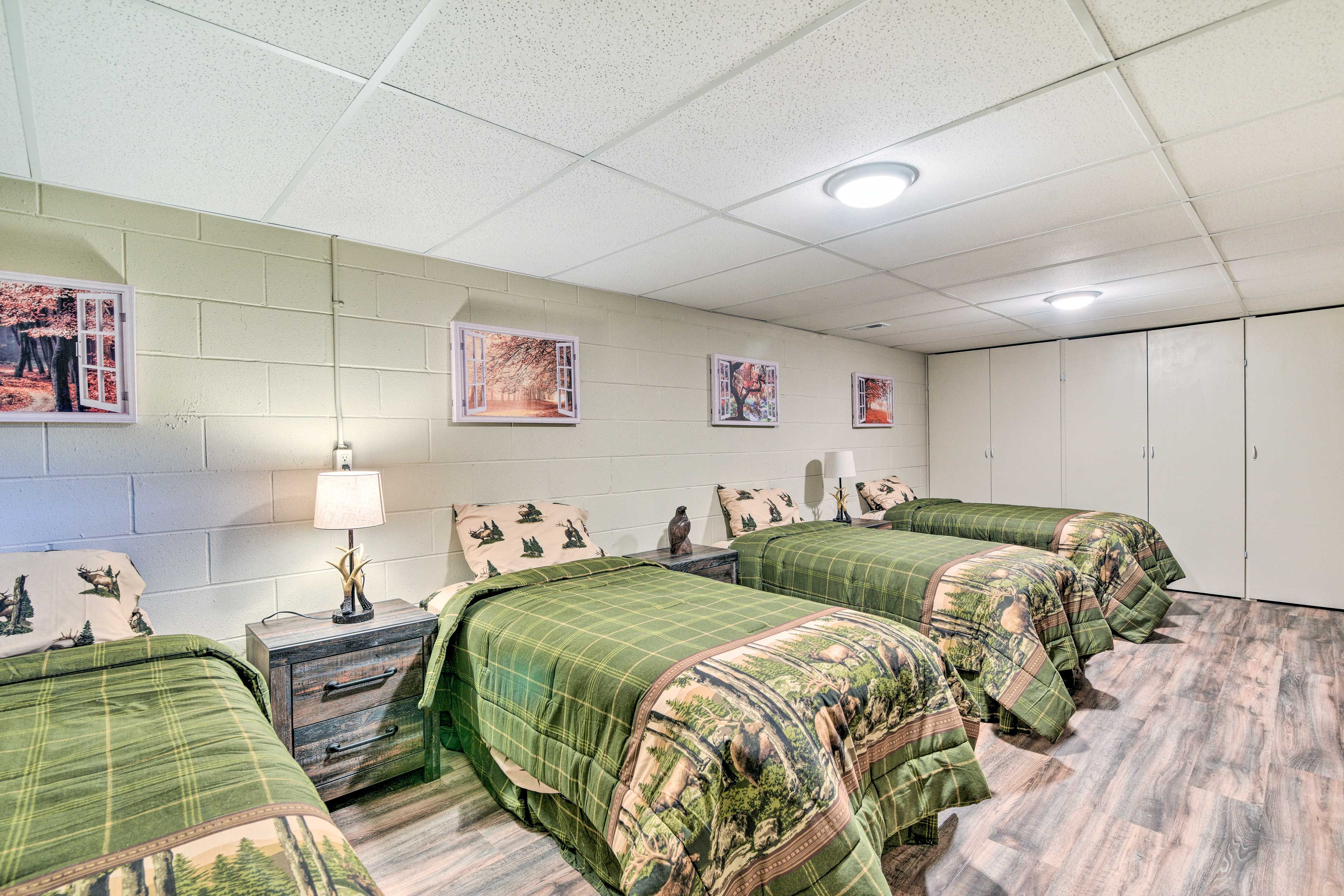 Bedroom 2 | 4 Twin Beds
