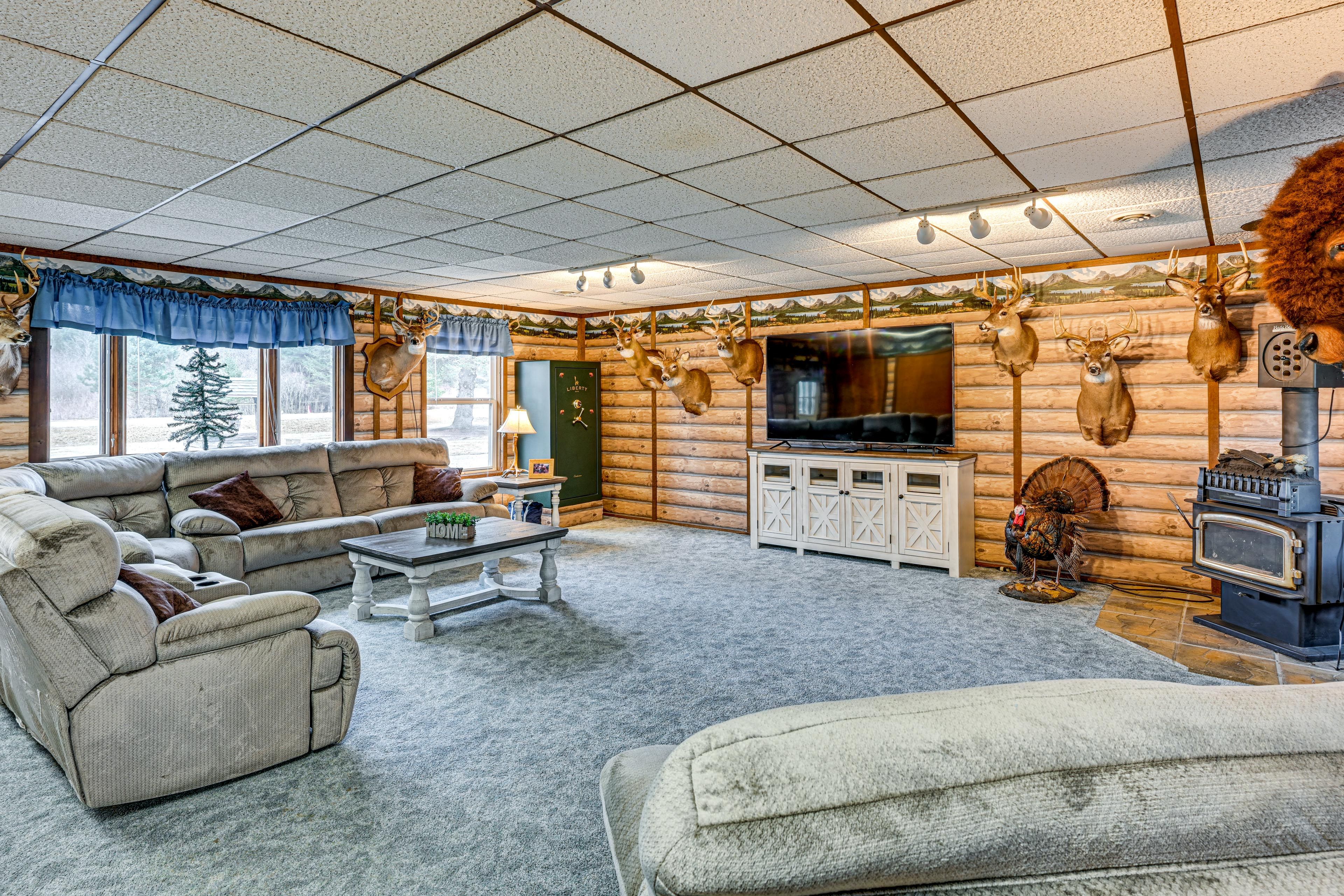 Cass City Vacation Rental | 2BR | 1BA | 2,100 Sq Ft | Step-Free Access via Ramp