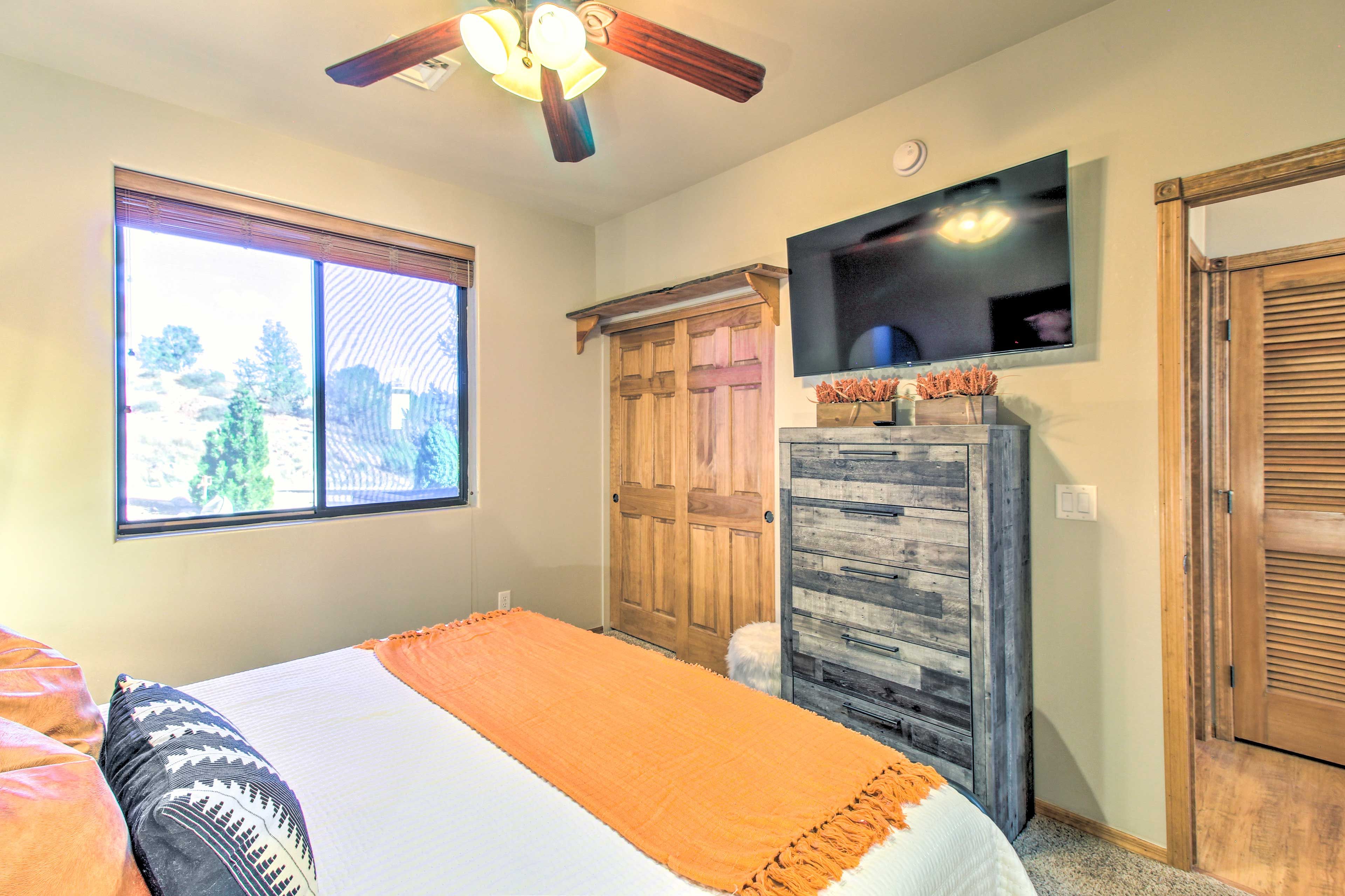 Bedroom 1 | King Bed | Linens Provided