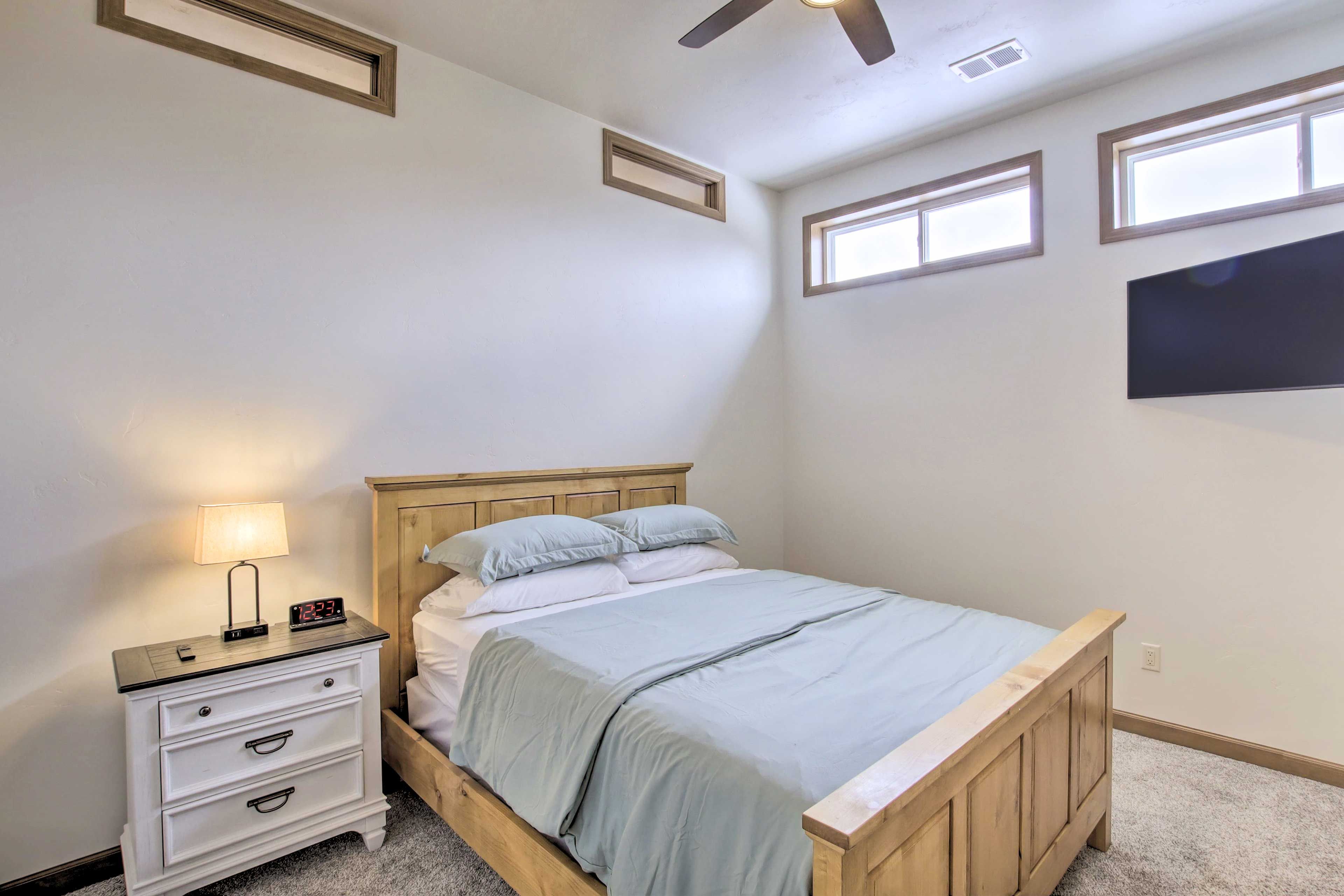 Bedroom 2 | 2nd Floor | Queen Bed | Ceiling Fan