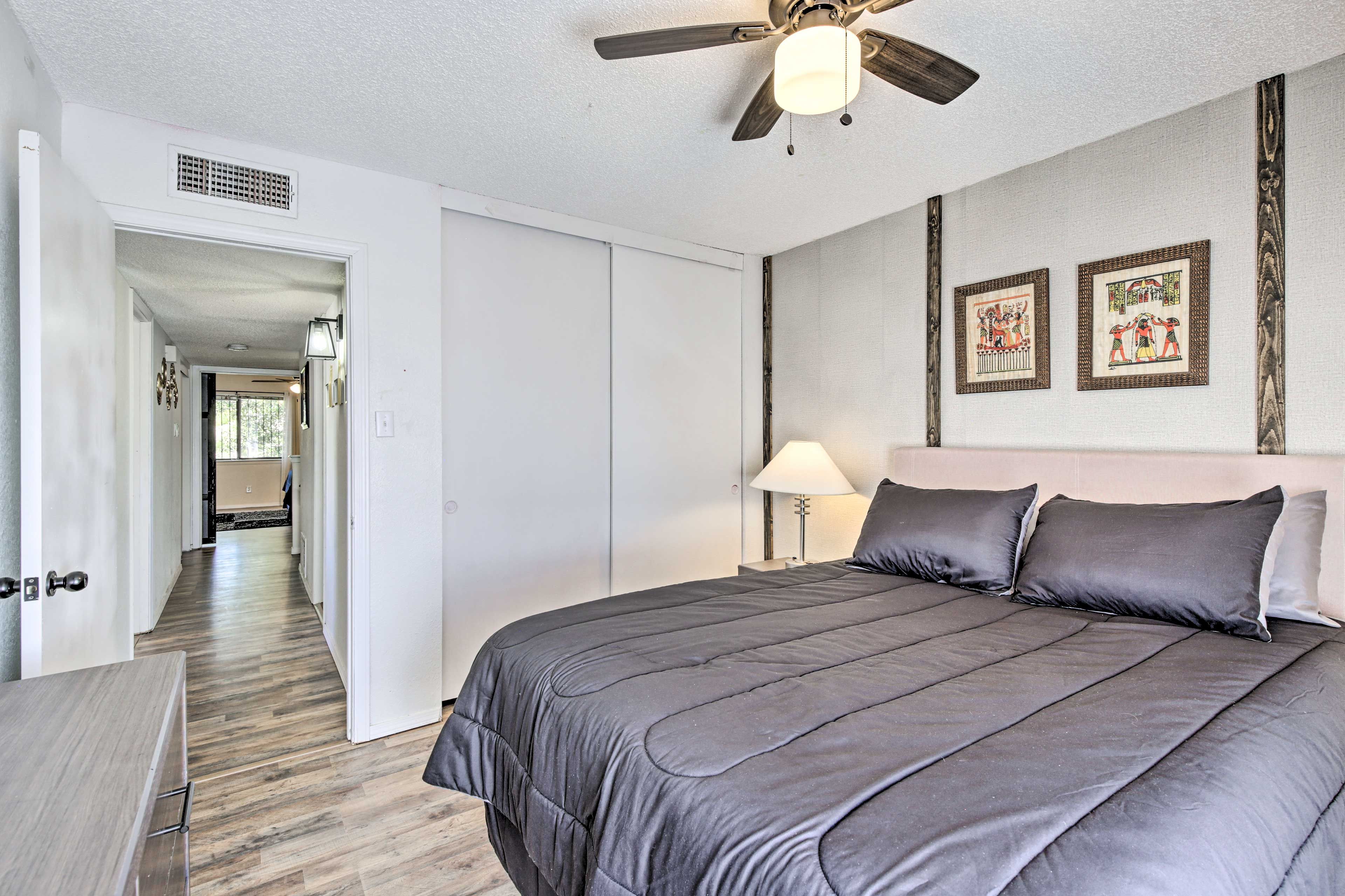 Bedroom 4 | 2nd Floor | Queen Bed | Smart TV w/ Cable