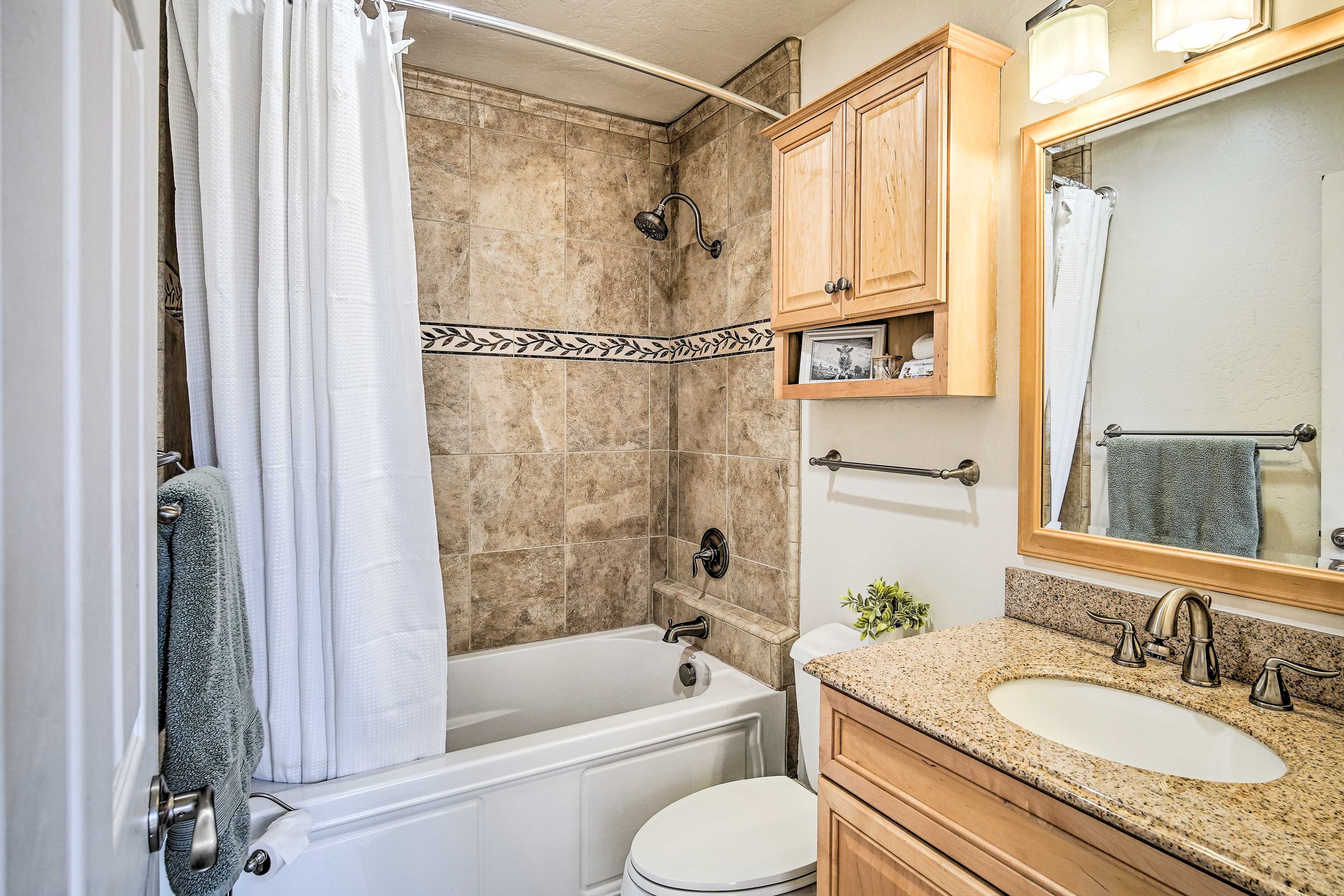 Full Bathroom | 1st Floor | Hair Dryer