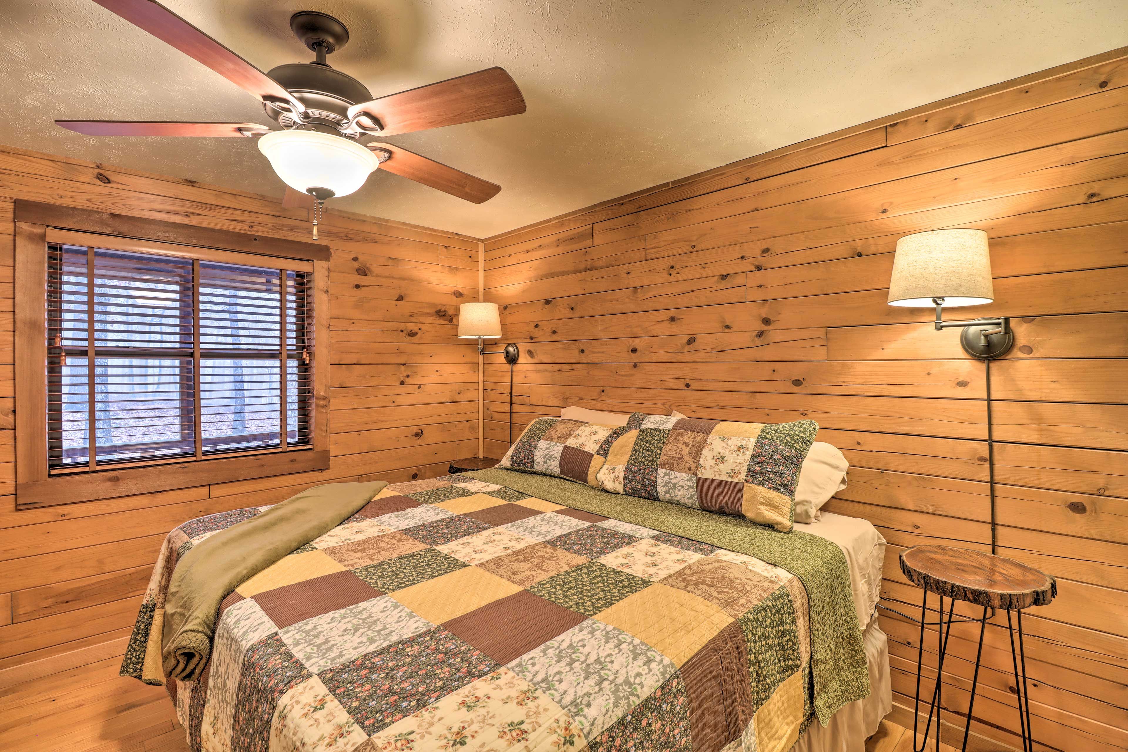 Bedroom 2 | King Bed