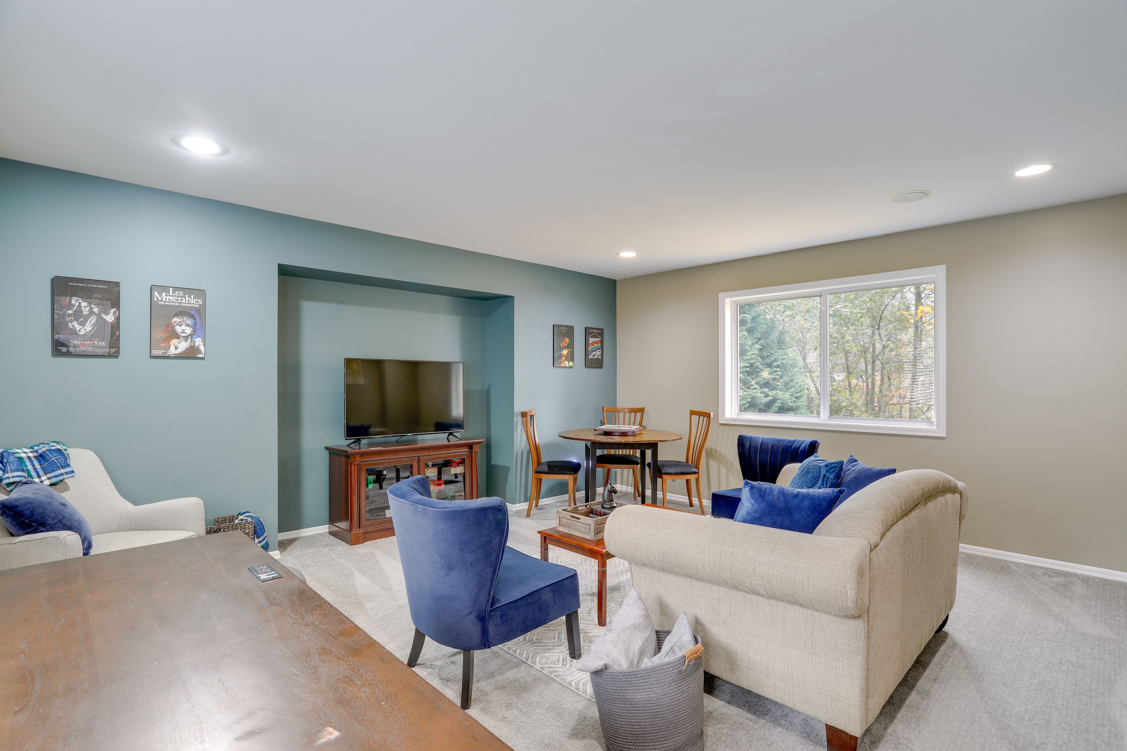 Bonus Room | Board Games | Desk