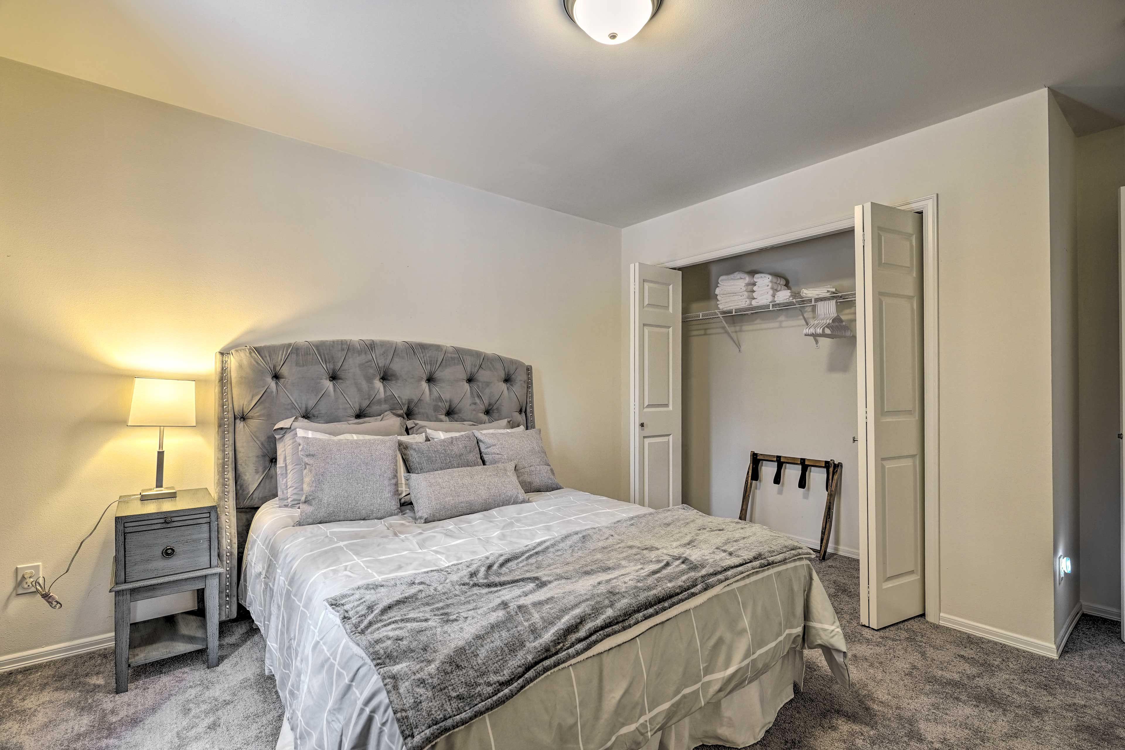 Bedroom 3 | Queen Bed