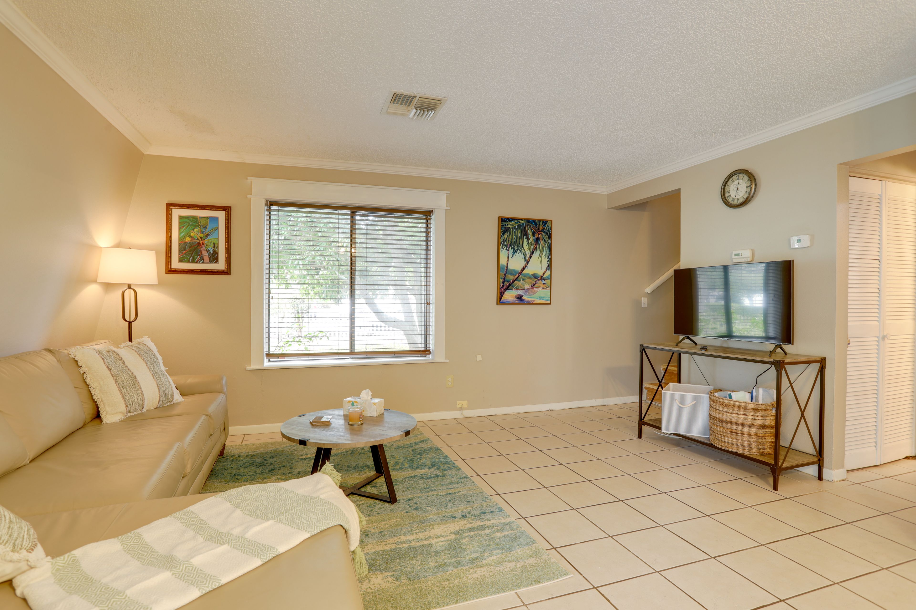 Seminole Vacation Rental | 2BR | 1.5BA | 1,000 Sq Ft | 1 Step Required to Enter