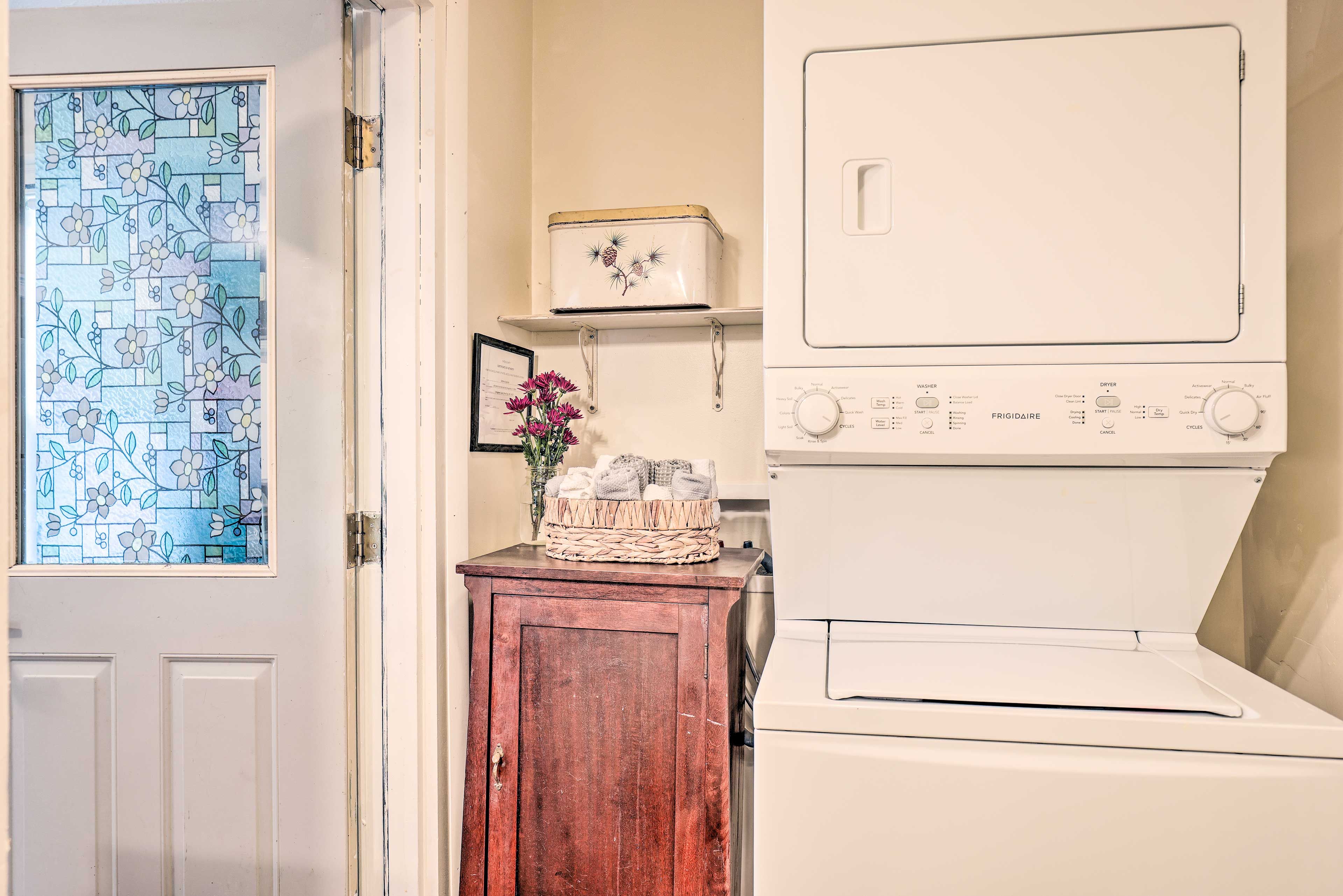 Washer & Dryer | Linens Provided