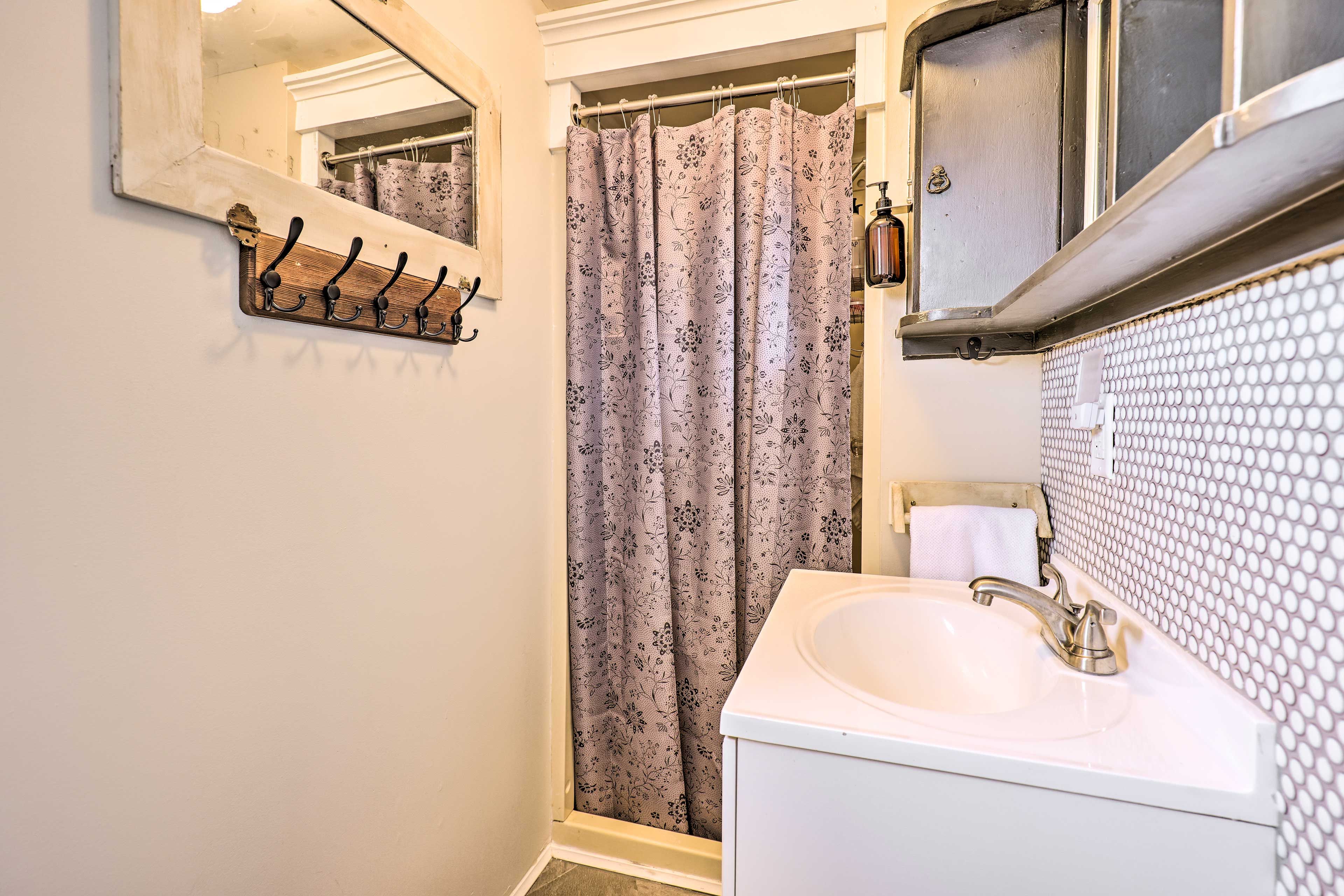 Full Bathroom
