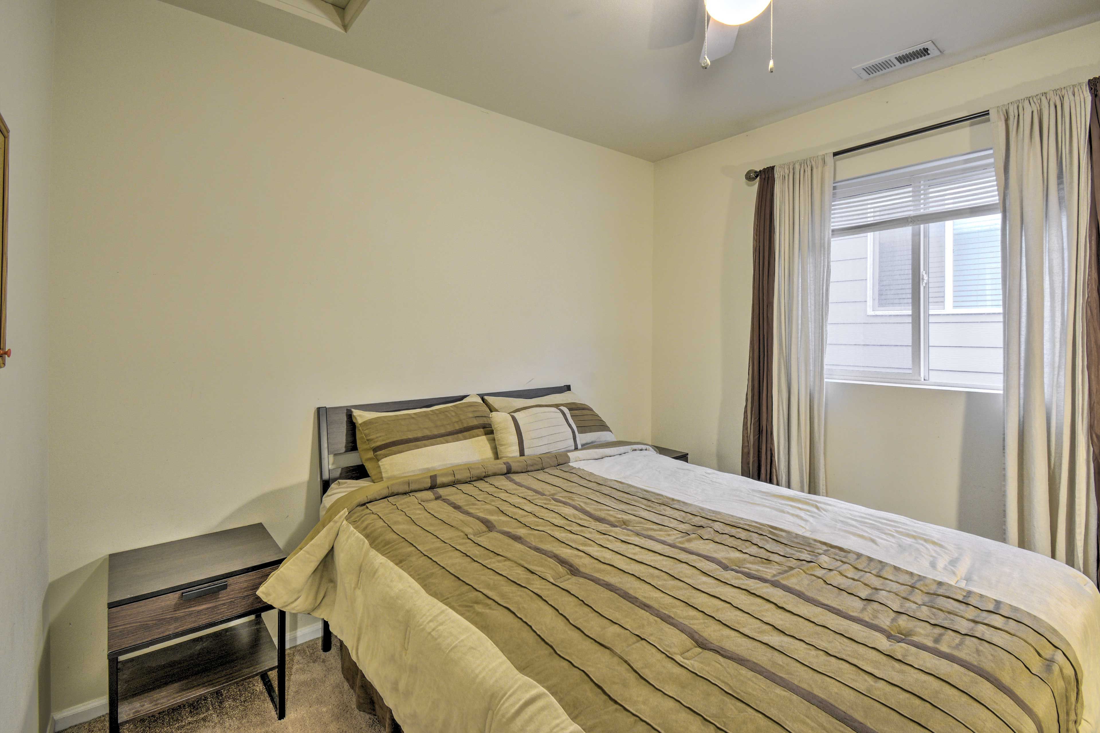 Bedroom 2 | Queen Bed | Upper Level