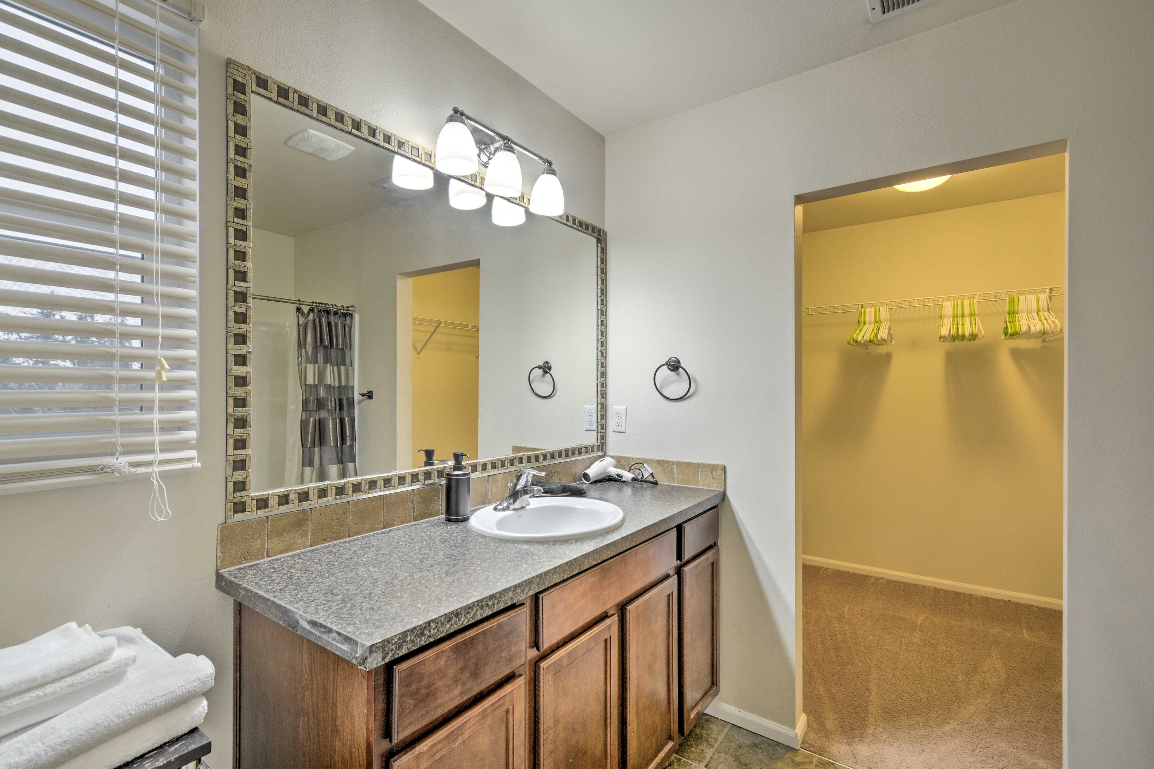 En-Suite Bathroom | Towels Provided