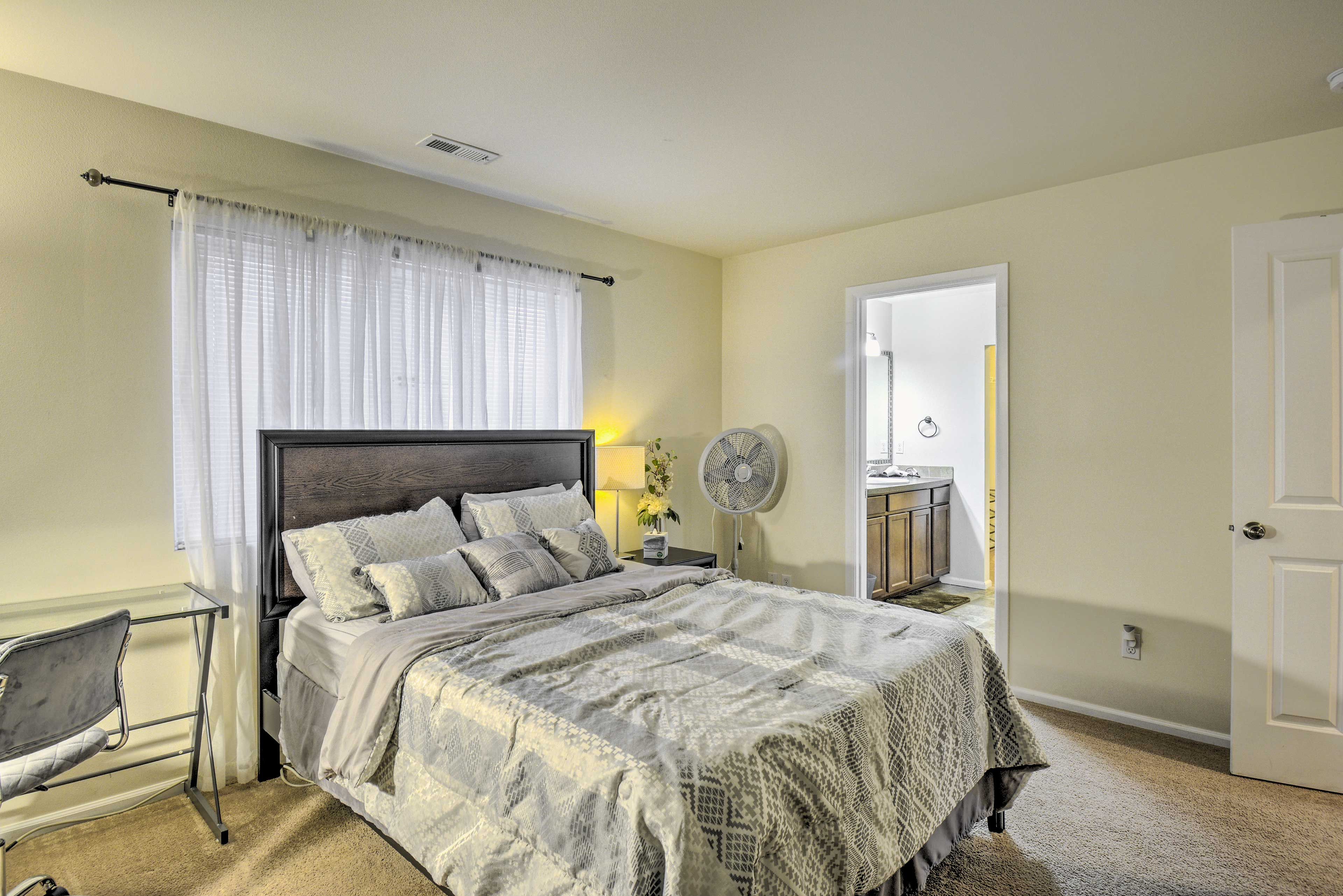 Bedoom Suite | Queen Bed | Linens Provided | Smart TV | Upper Level