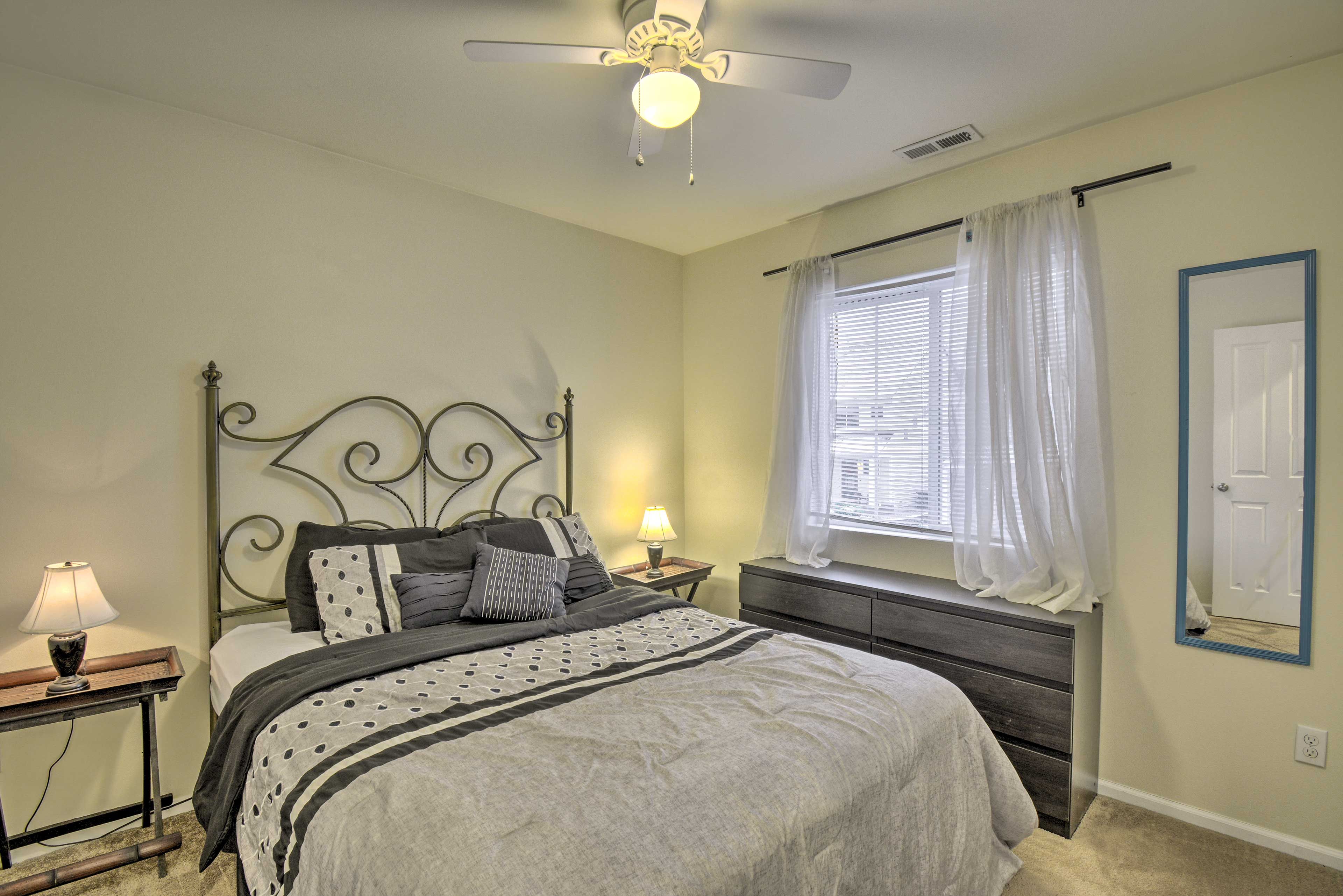 Bedroom 3 | Queen Bed | Upper Level