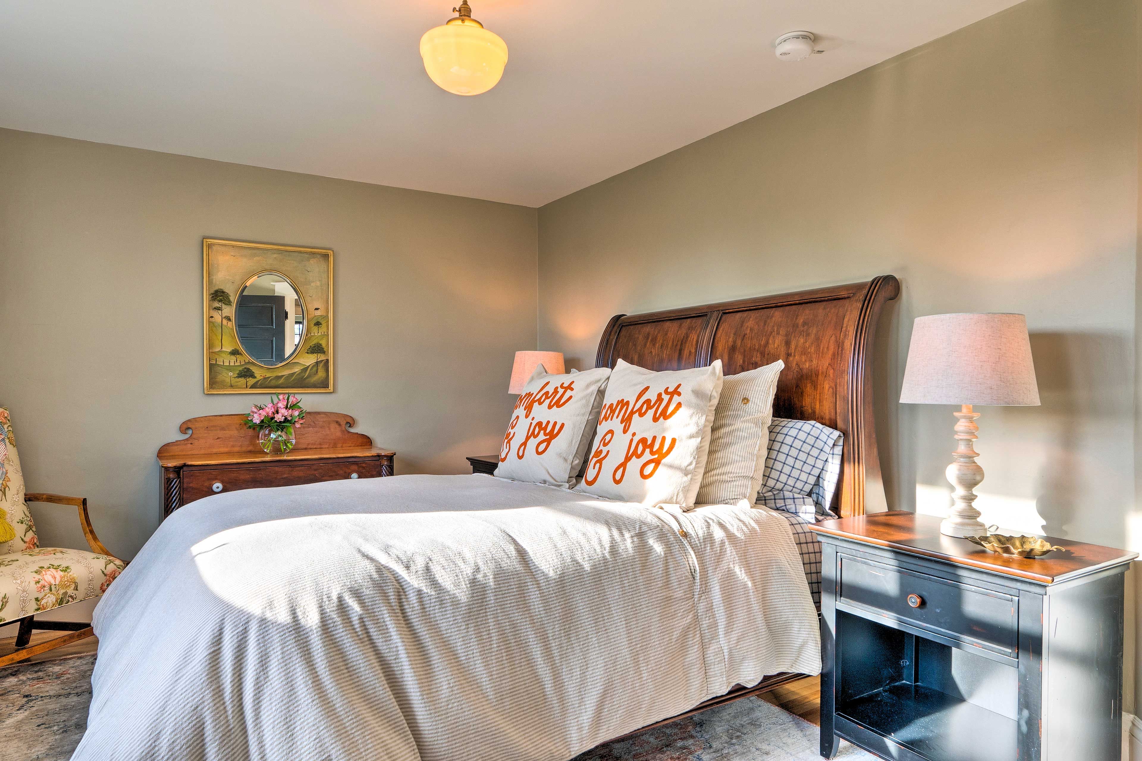 Bedroom 3 | Queen Bed