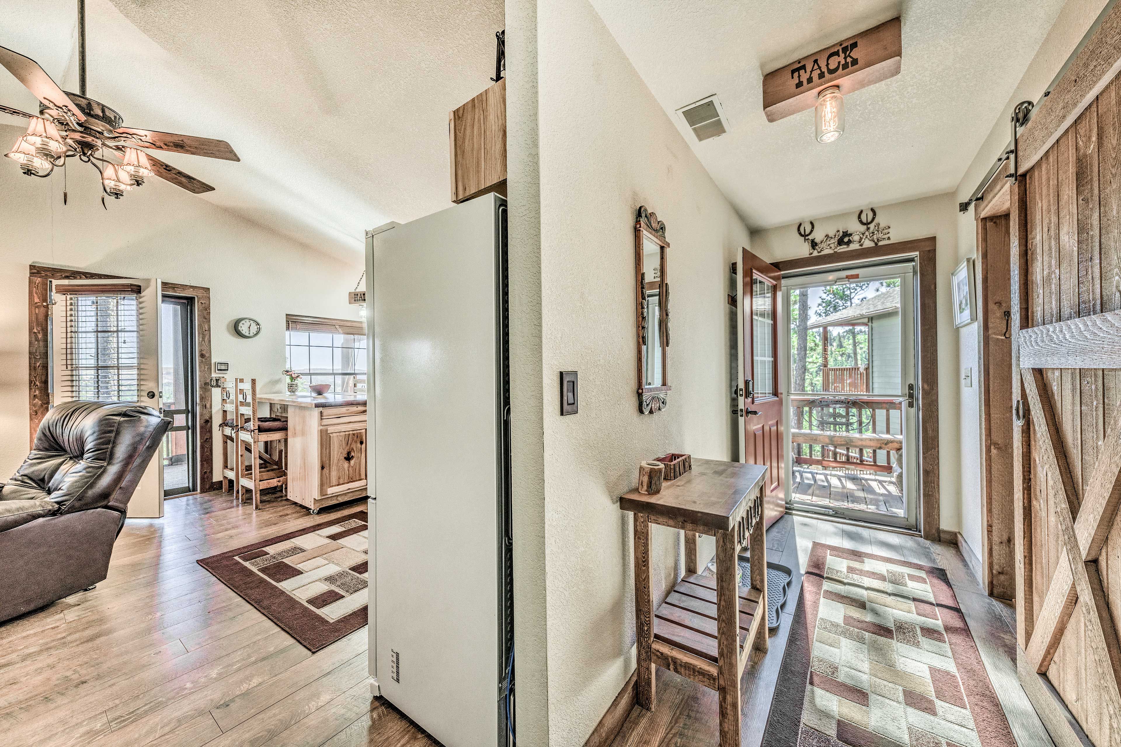 Entryway | Main Level