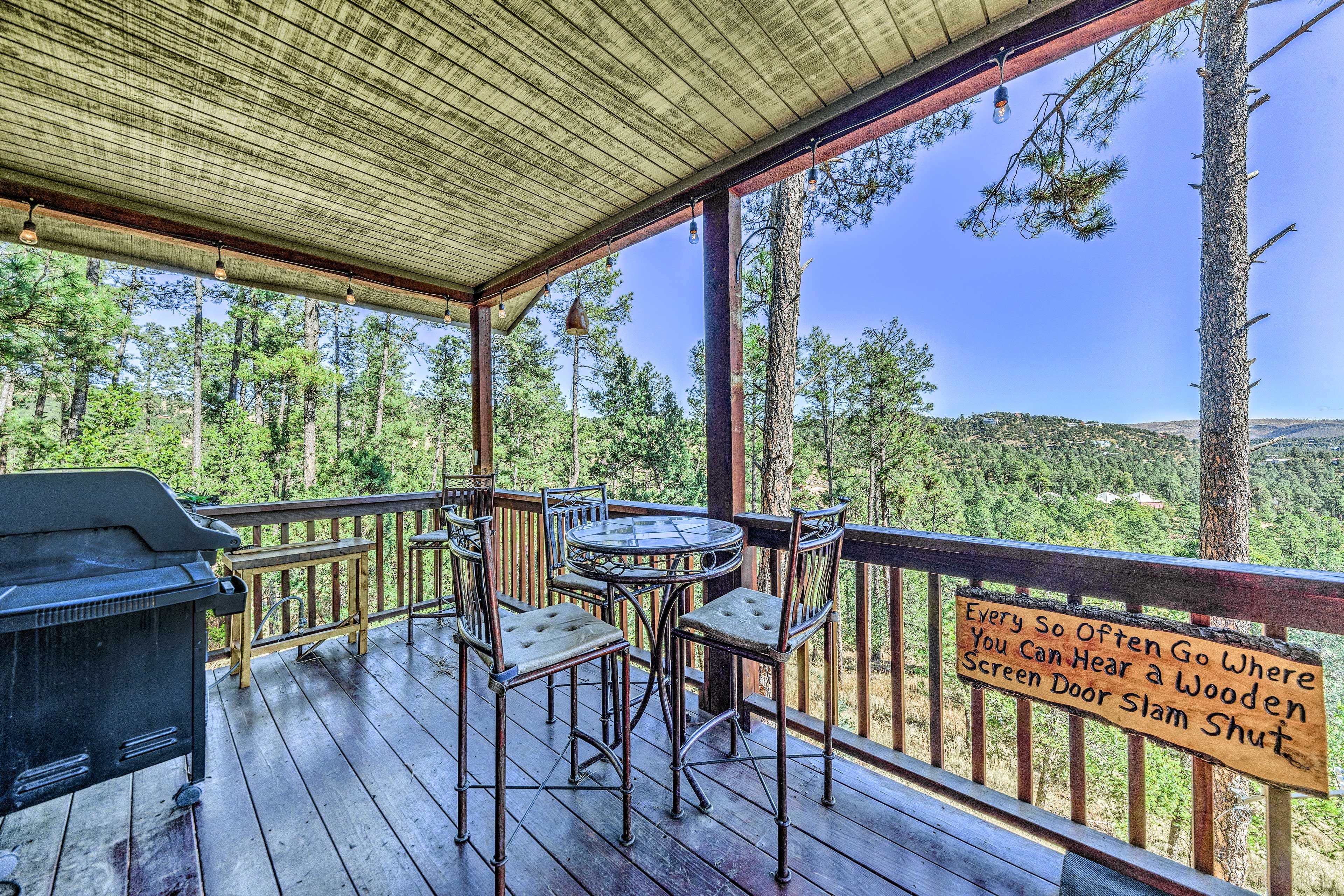 Covered Deck | Natural Gas Grill | Dining Area