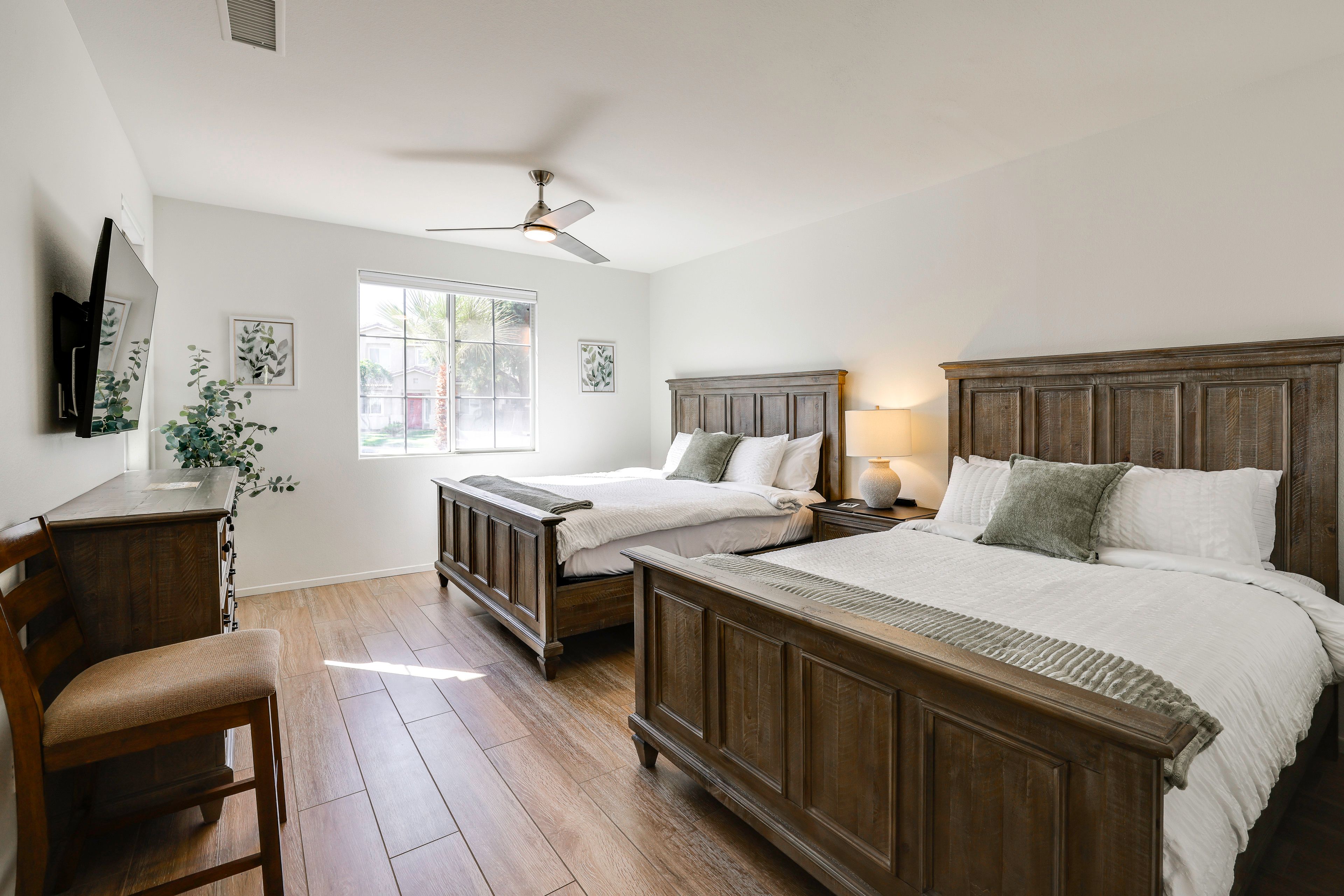 Bedroom 2 | King Bed | Queen Bed