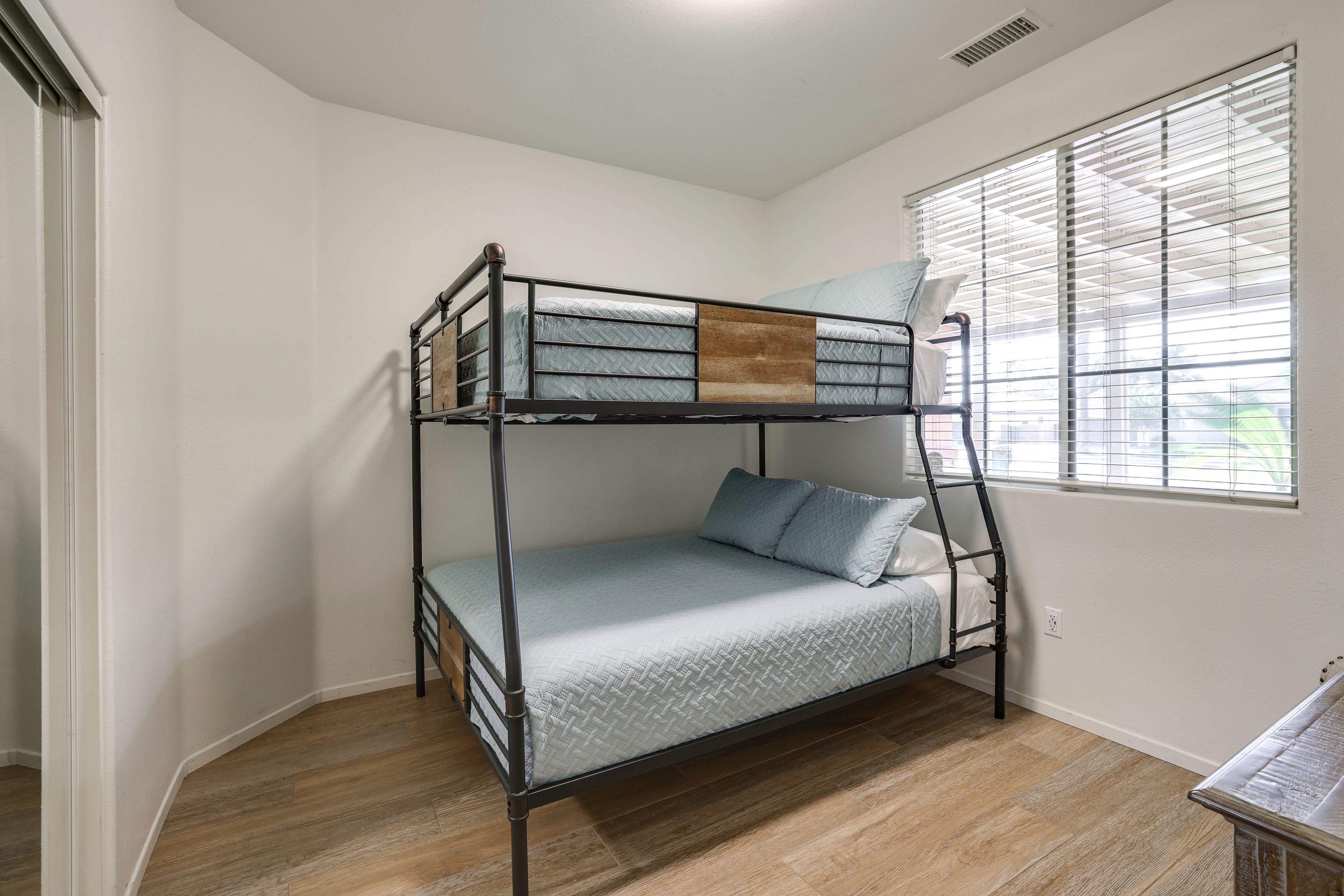 Bedroom 2 | Full/Queen Bunk Bed