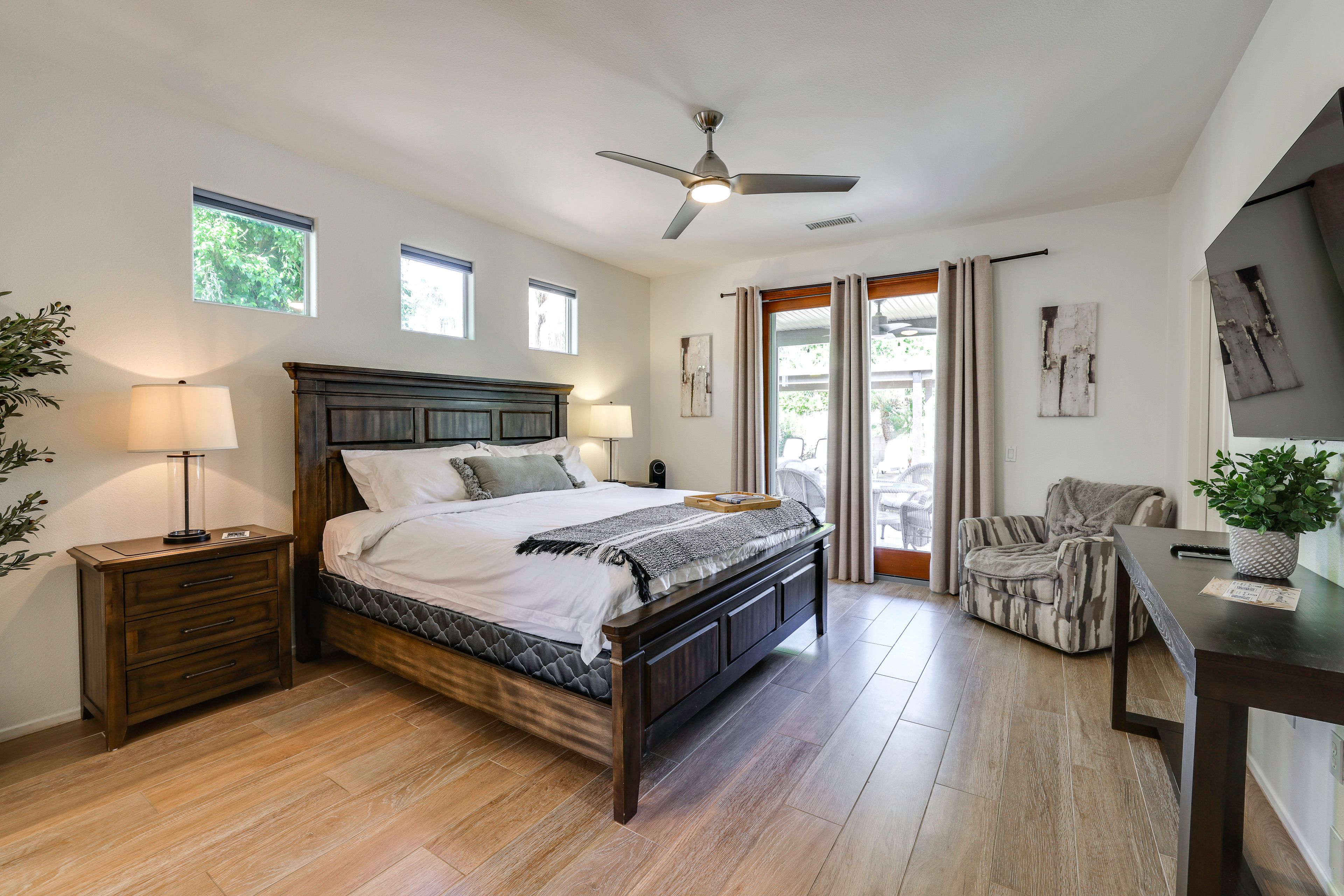 Bedroom 1 | King Bed