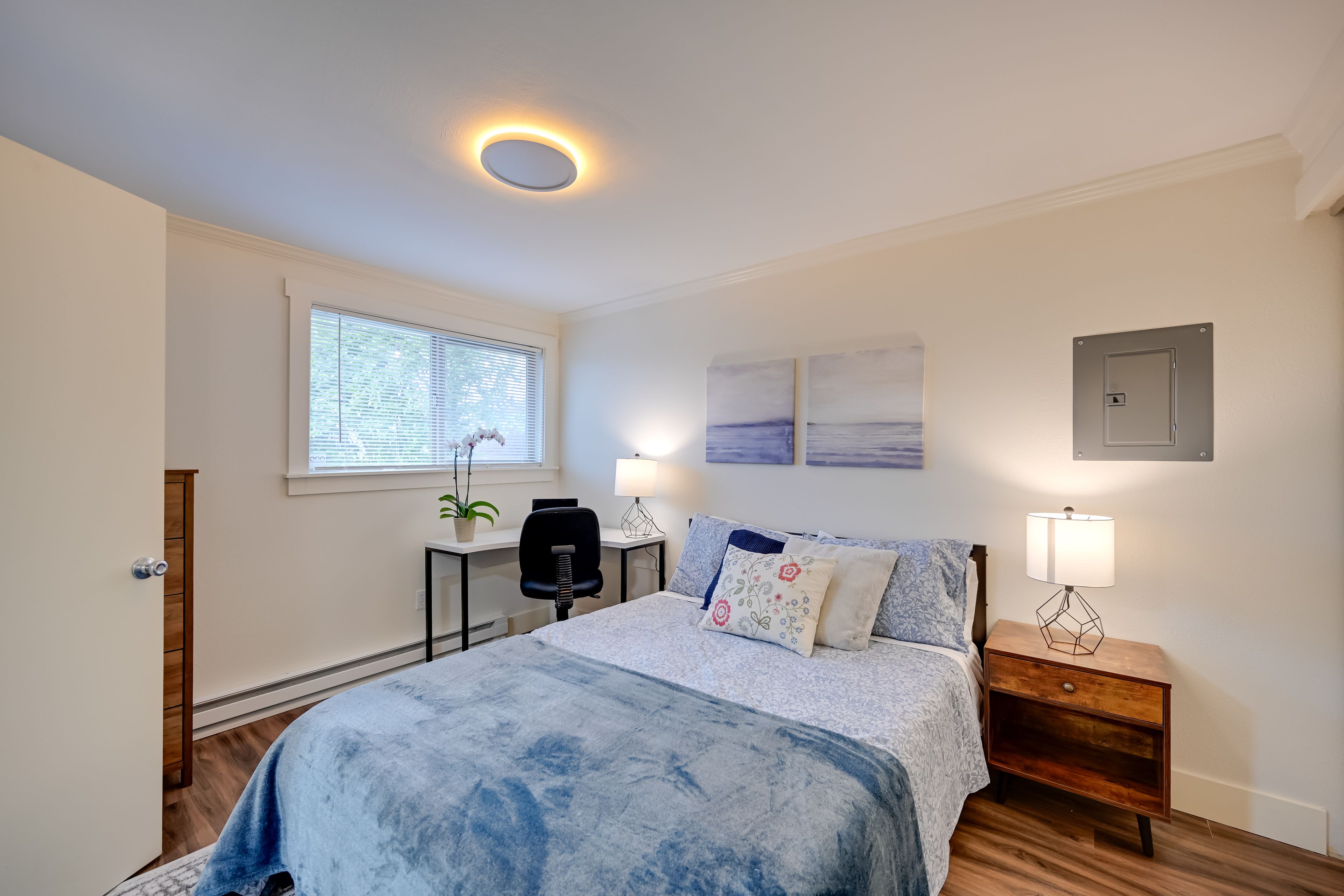 Bedroom | Queen Bed | Laptop Workspace