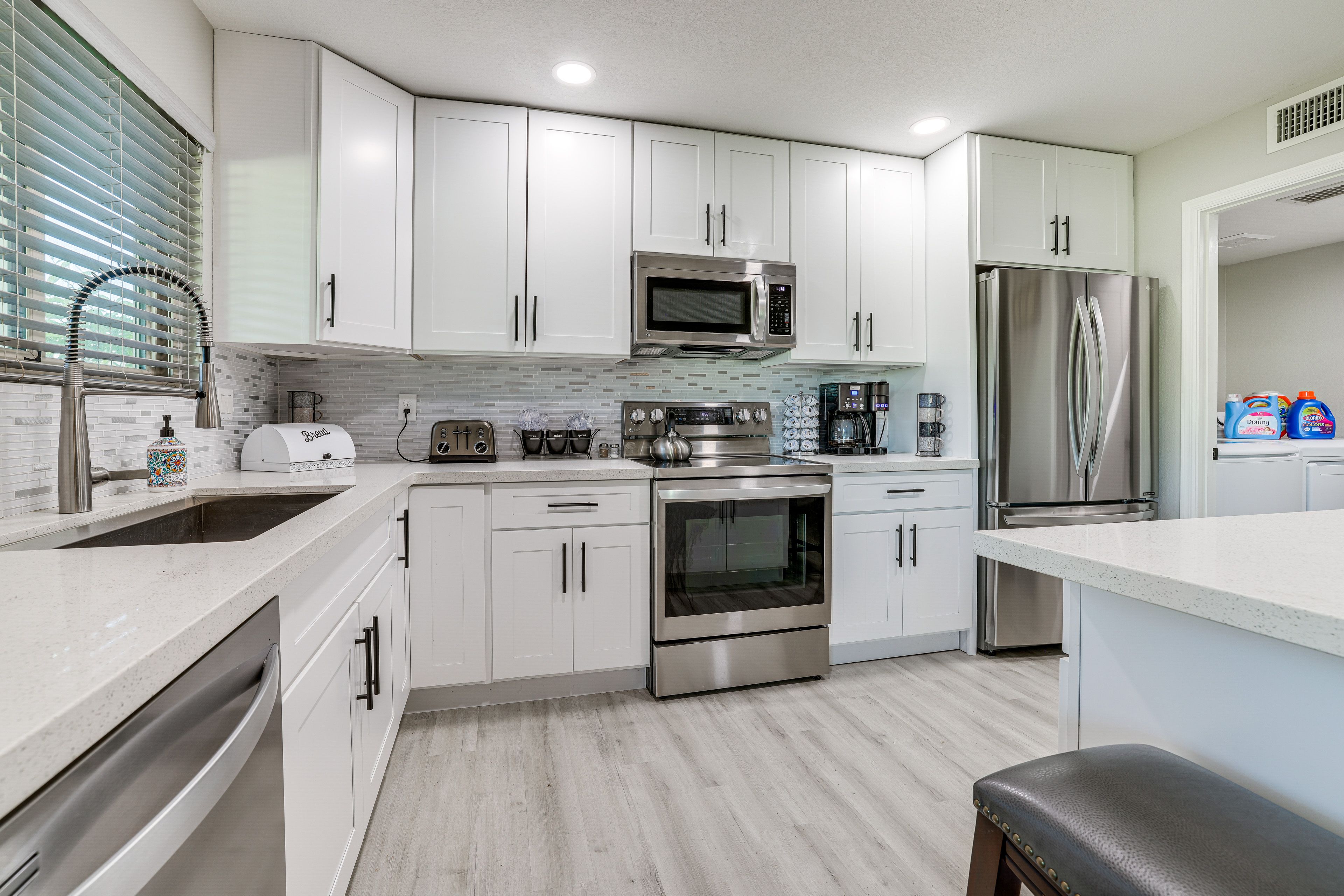 Kitchen | Keurig/Drip Combo Coffee Maker | Dishwasher | Cooking Basics