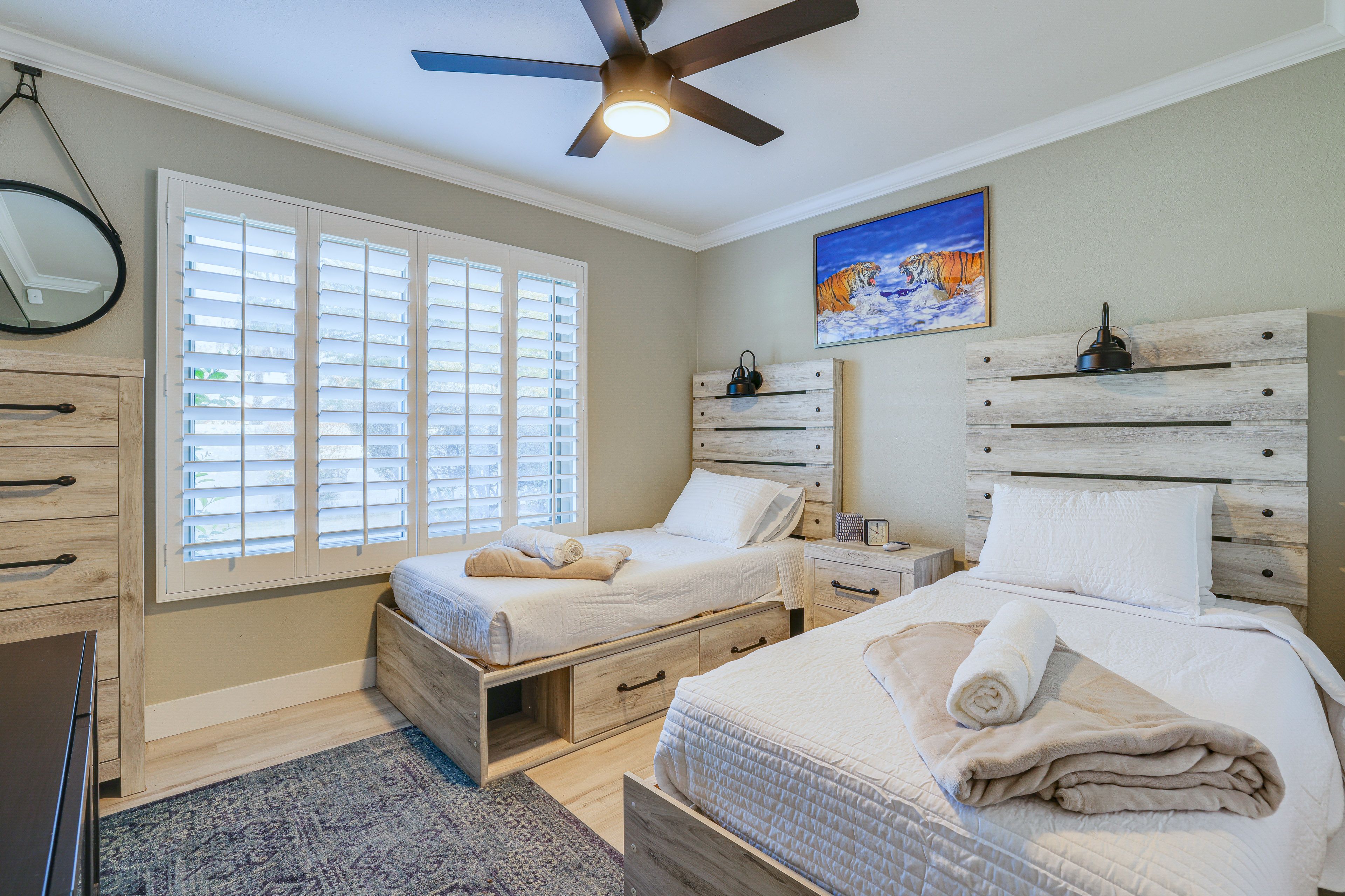 Bedroom 4 | 2 Twin Beds | Smart TV w/ Cable