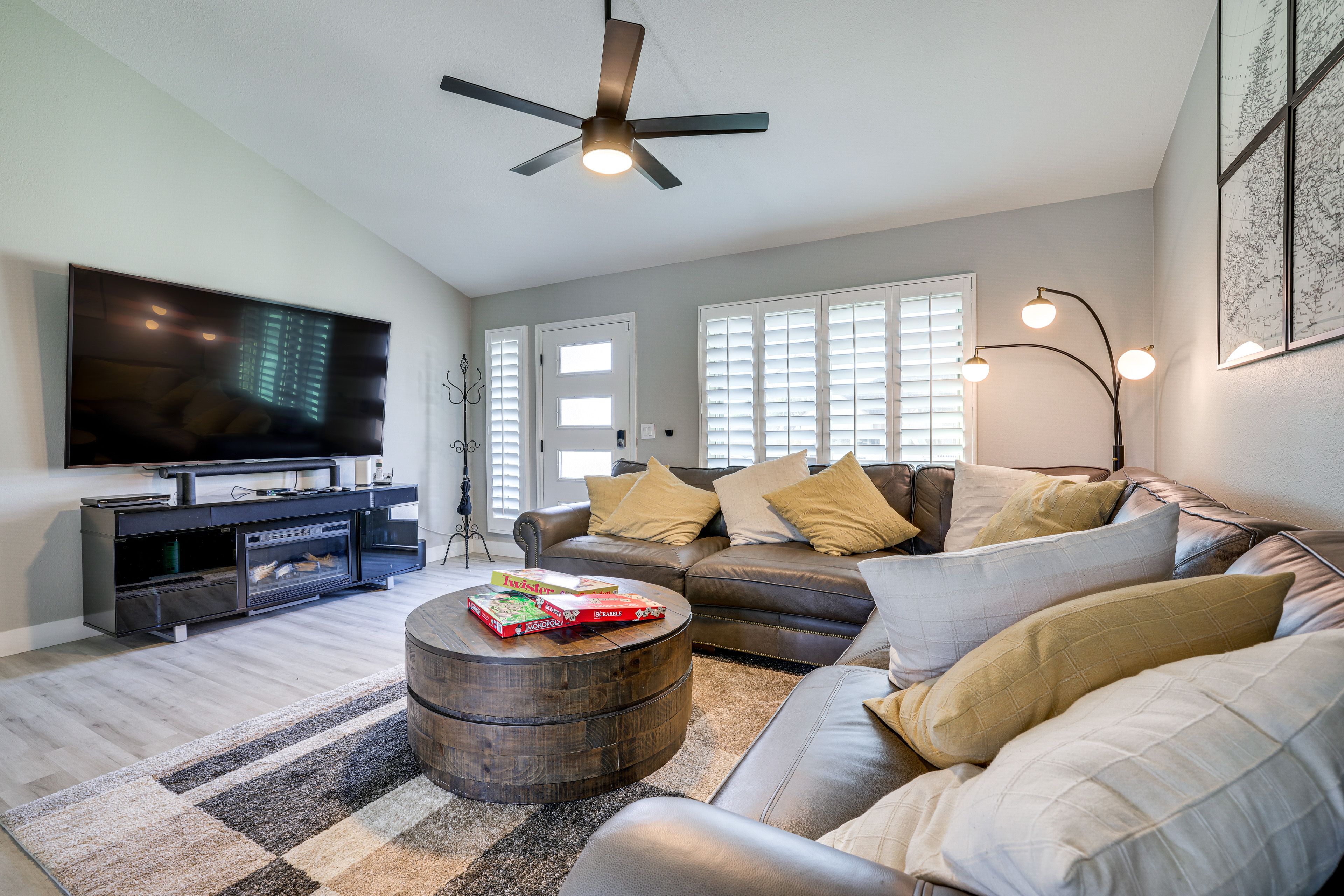 Living Room | Desk Workspace | Smart TV w/ Cable