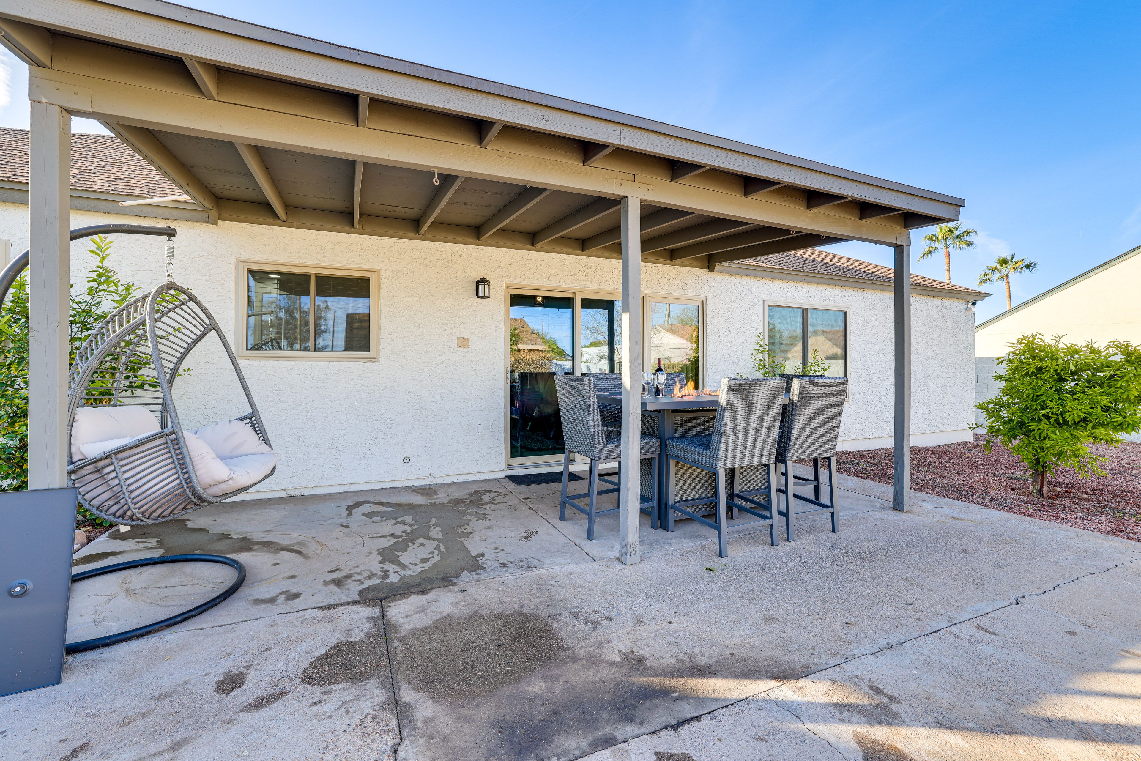 Patio | Outdoor Dining Area | Fire Pit | Gas Grill